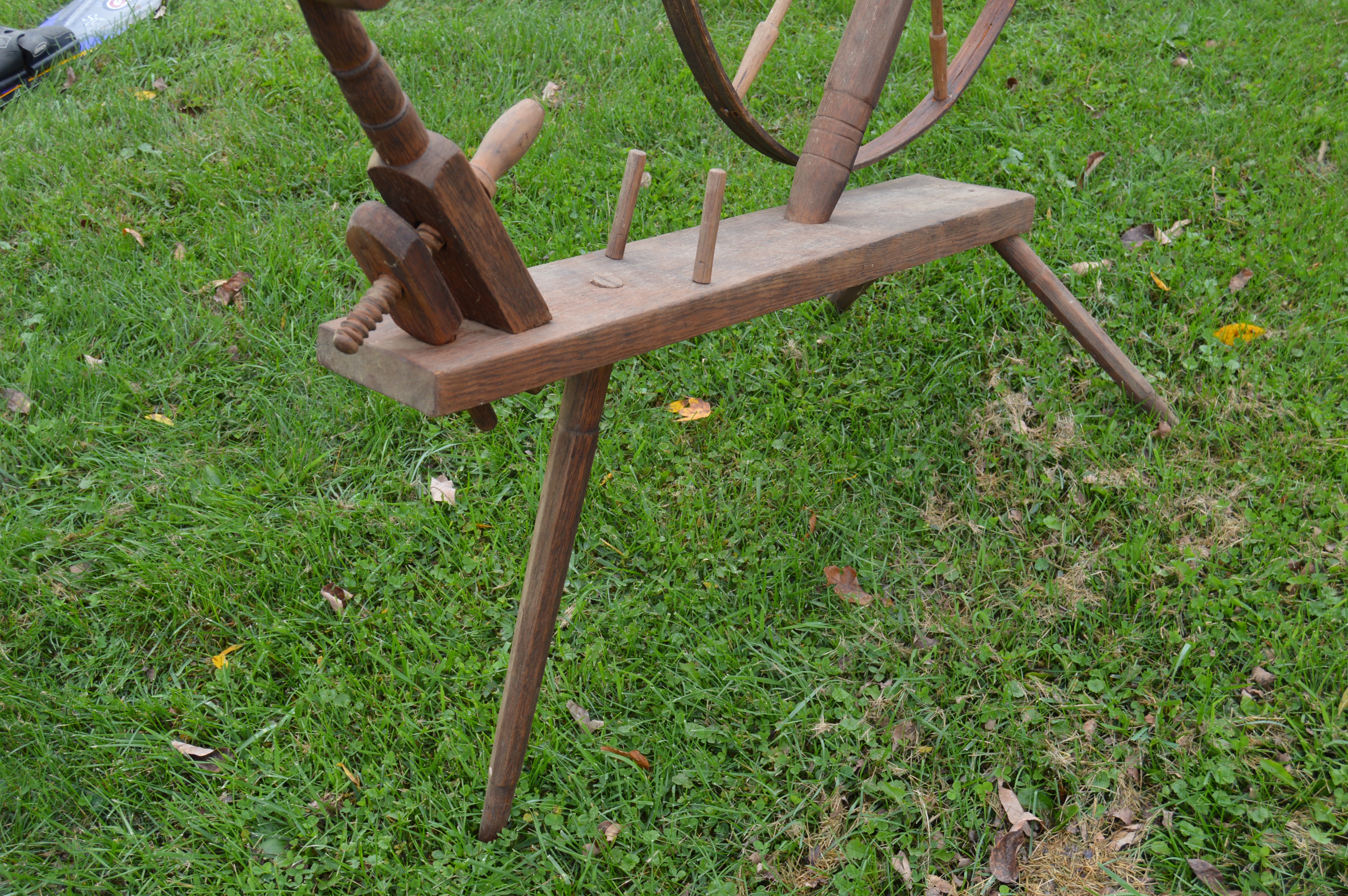 Antique Shaker Style Spinning Wheel