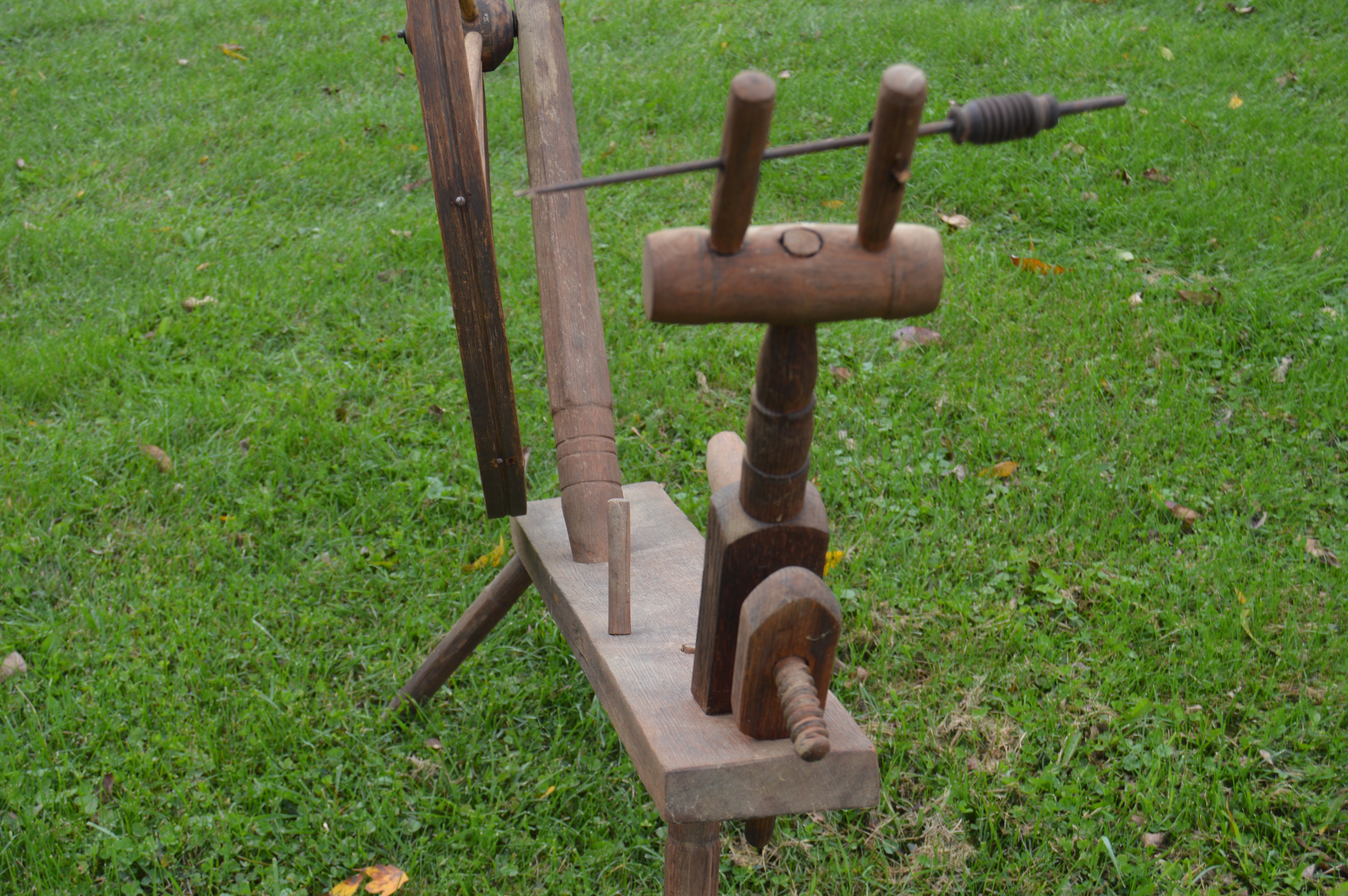 Antique Shaker Style Spinning Wheel