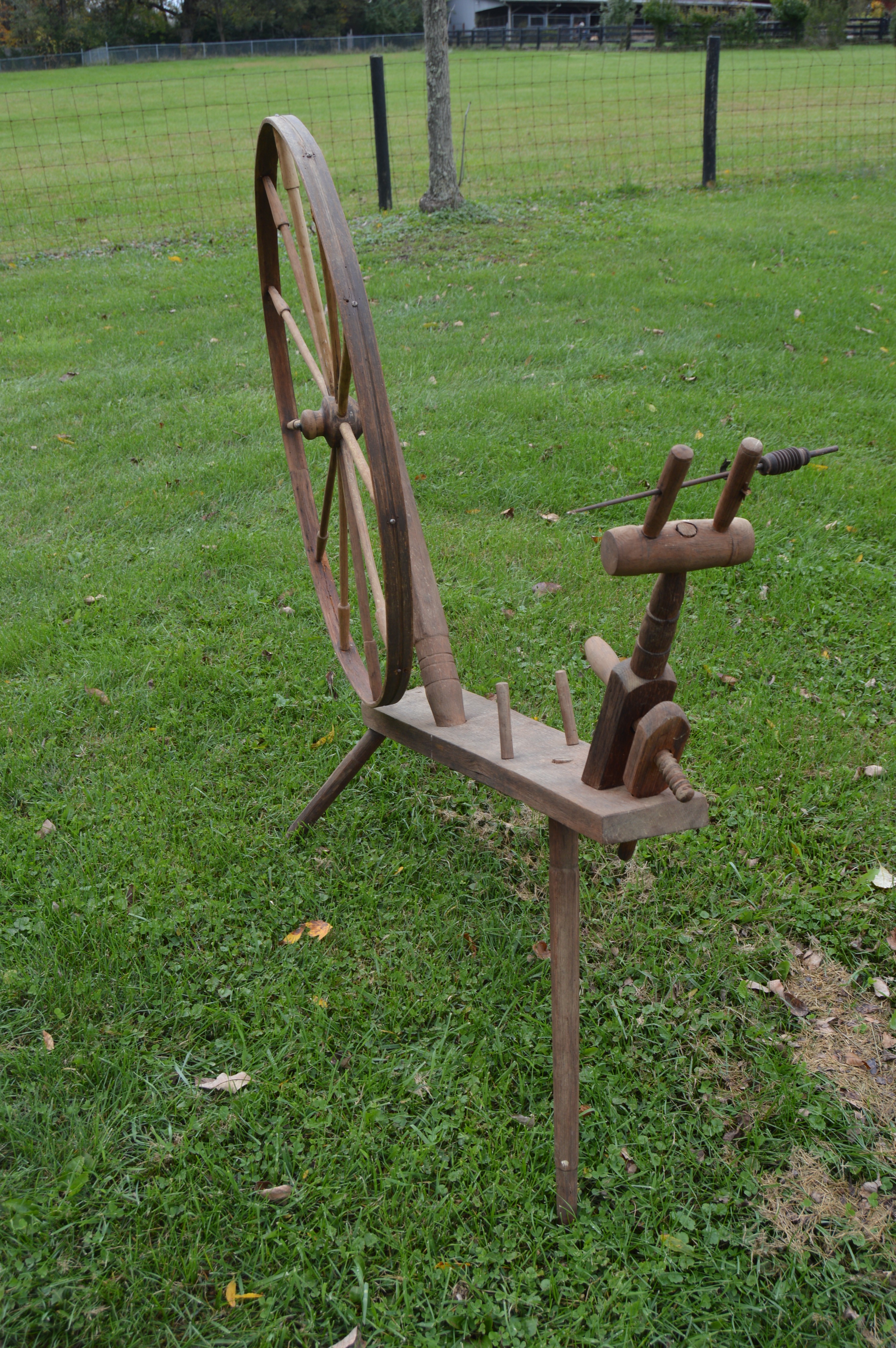 Antique Shaker Style Spinning Wheel