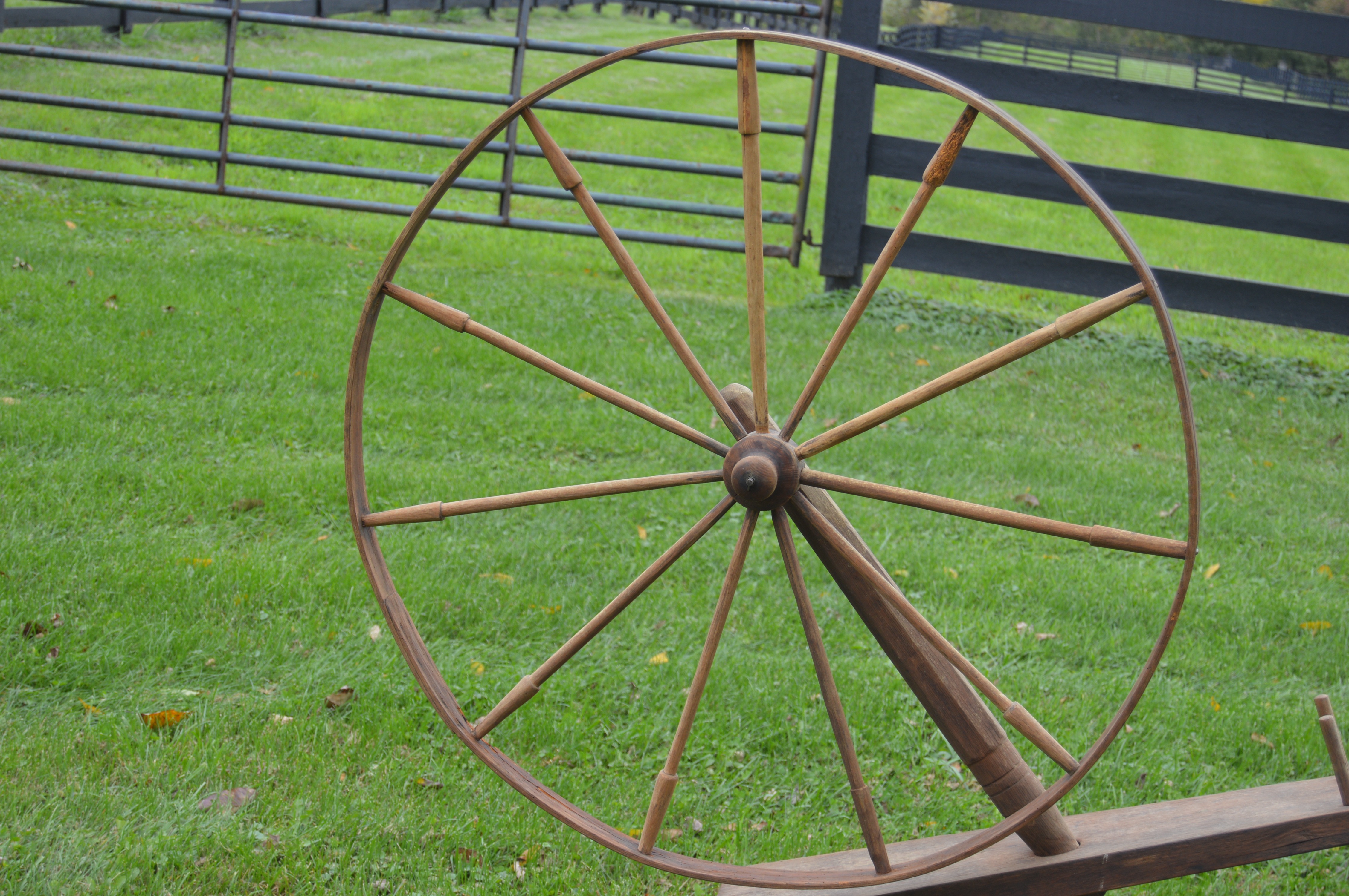 Antique Shaker Style Spinning Wheel