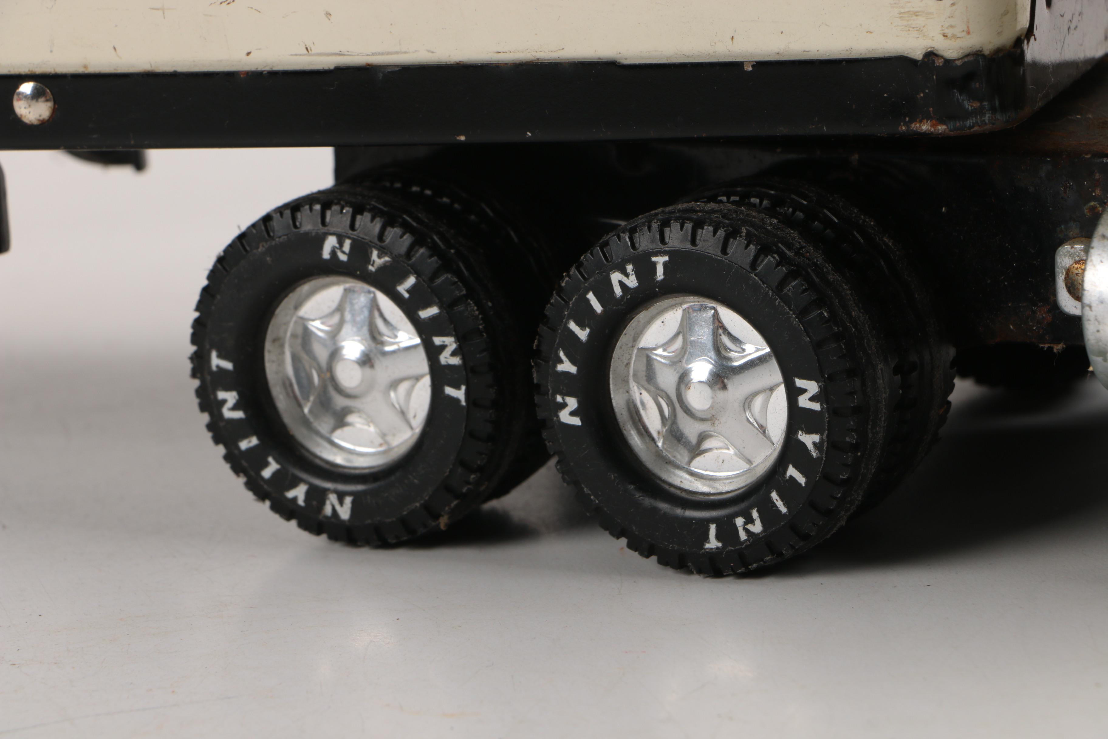 1980s Nylint Pressed Steel "Chicago Tribune" Delivery Truck