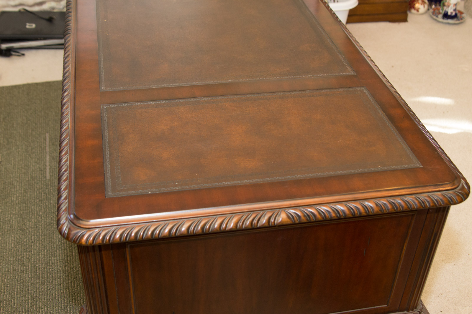 Hooker Furniture "Seven Seas" Collection Chippendale Style Mahogany Desk