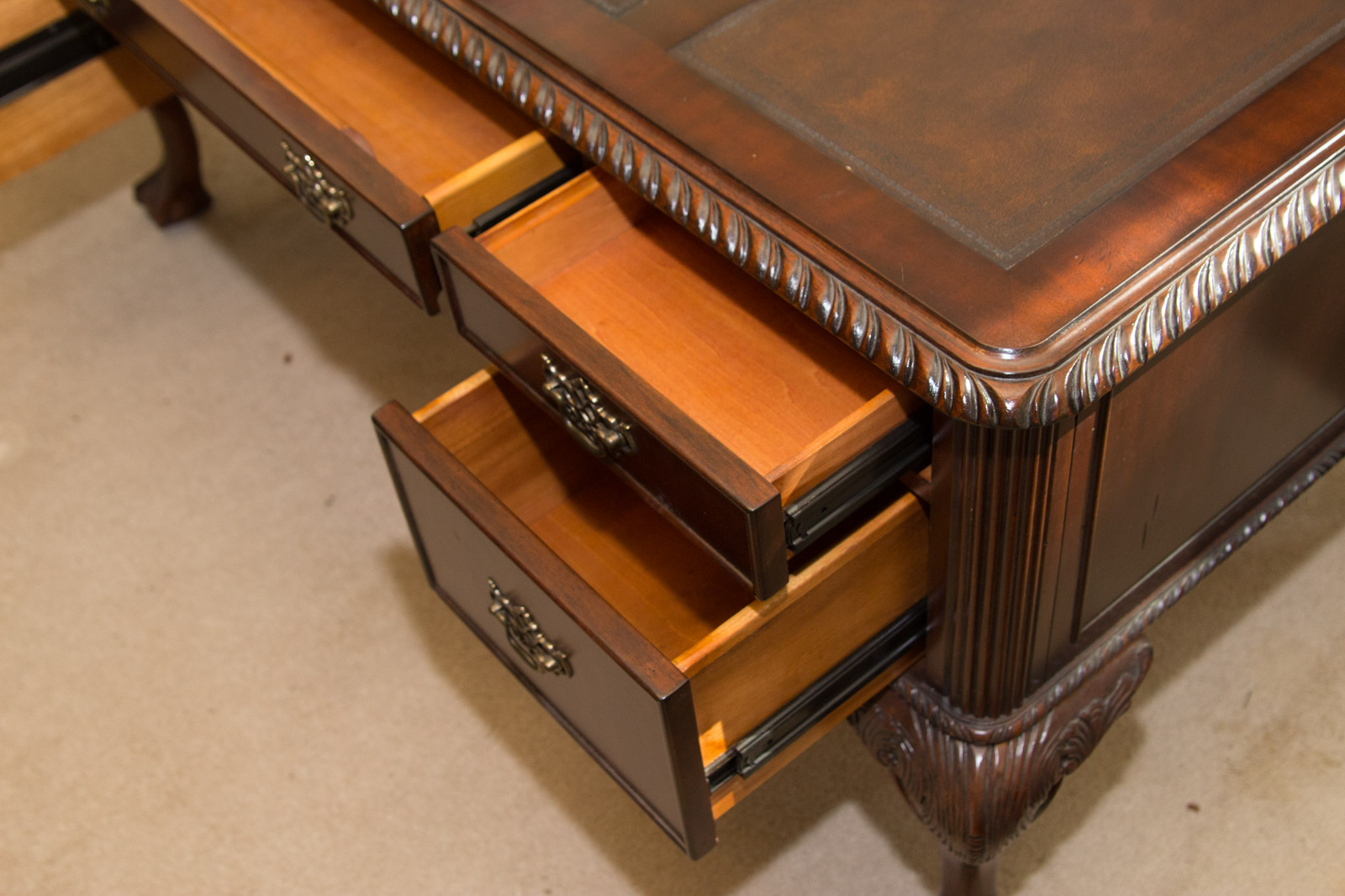Hooker Furniture "Seven Seas" Collection Chippendale Style Mahogany Desk