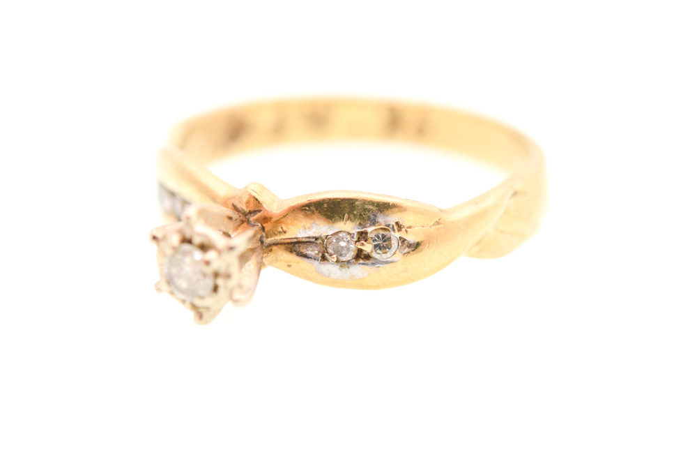 Vintage 14K Yellow Gold Diamond Engagement Ring