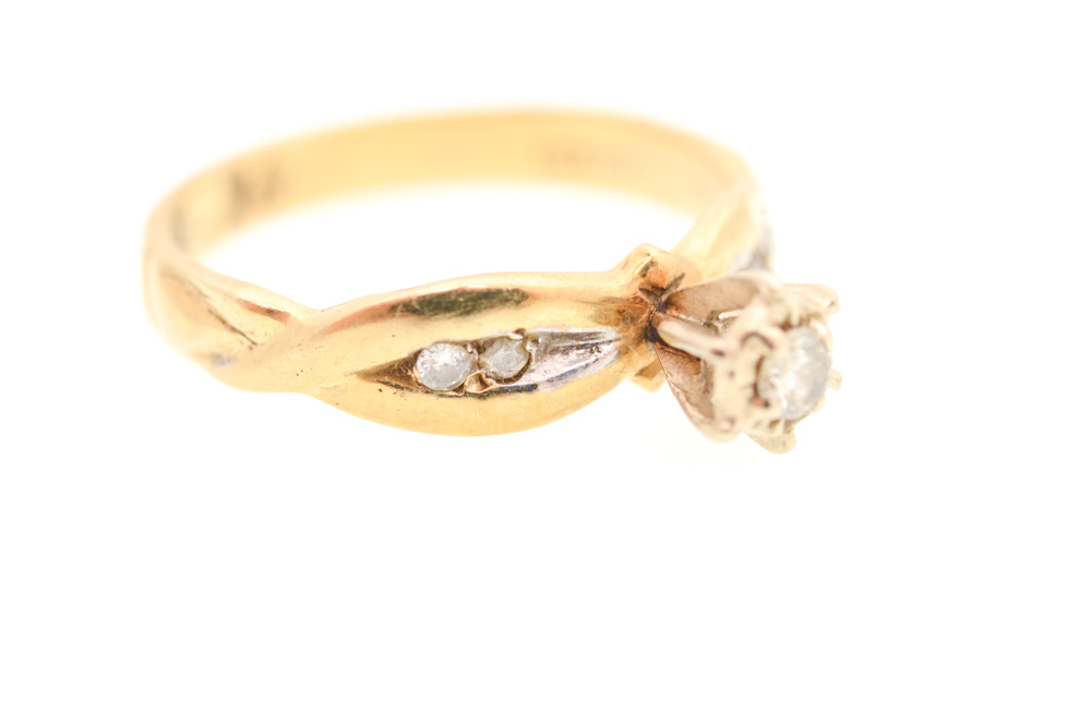 Vintage 14K Yellow Gold Diamond Engagement Ring