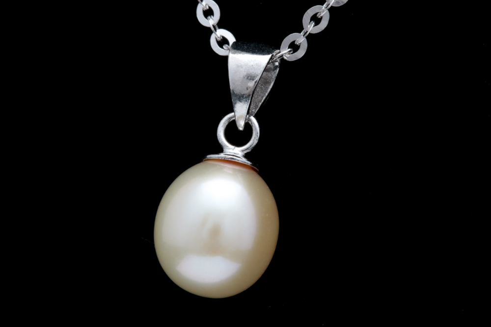 Sterling Silver and Pearl Pendant with Chain