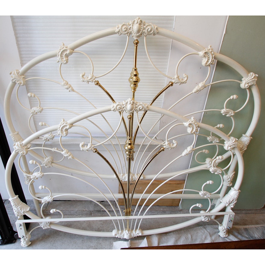 White Metal Queen Size Bed