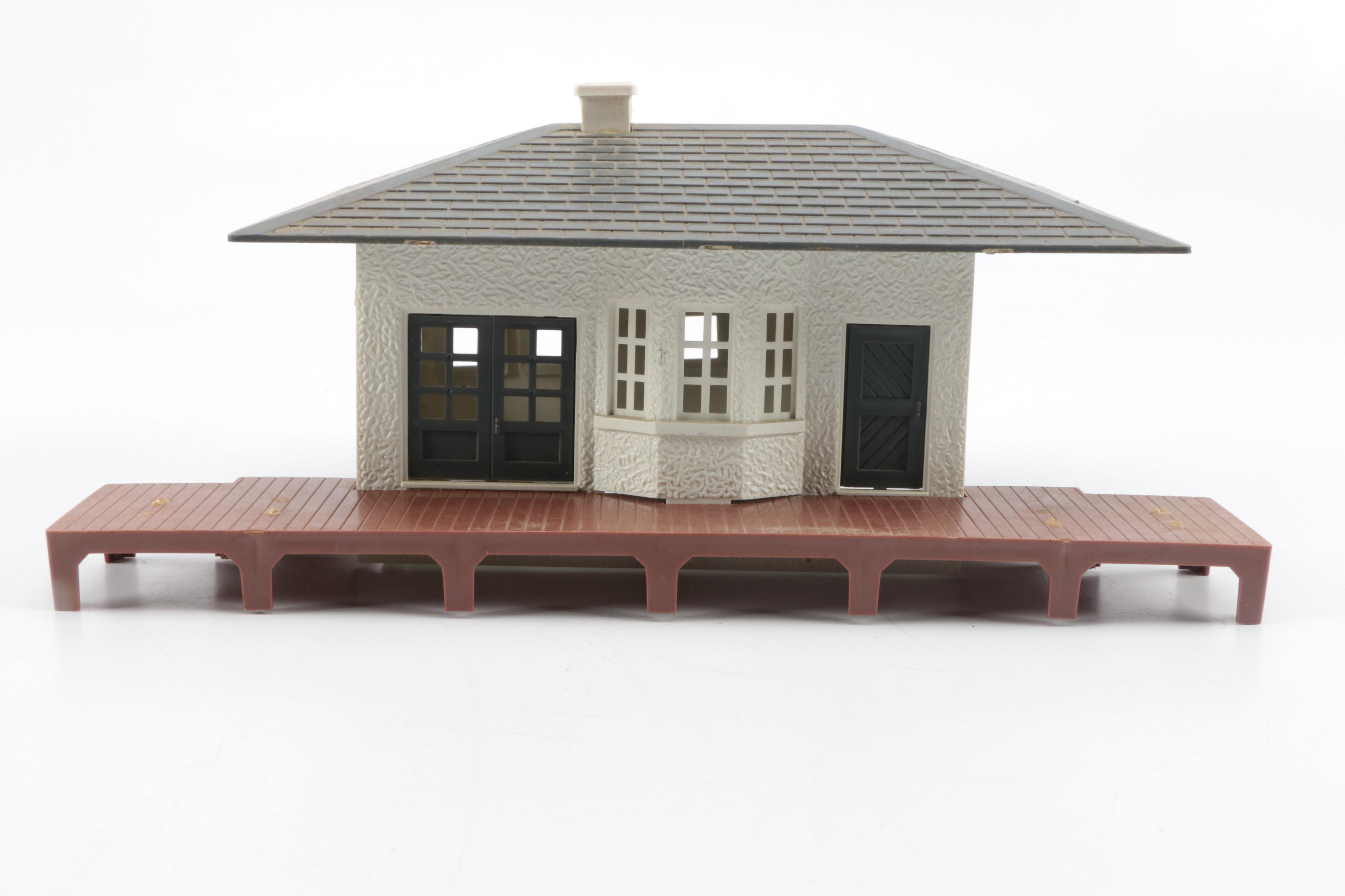 Lionel Plastic Buildings