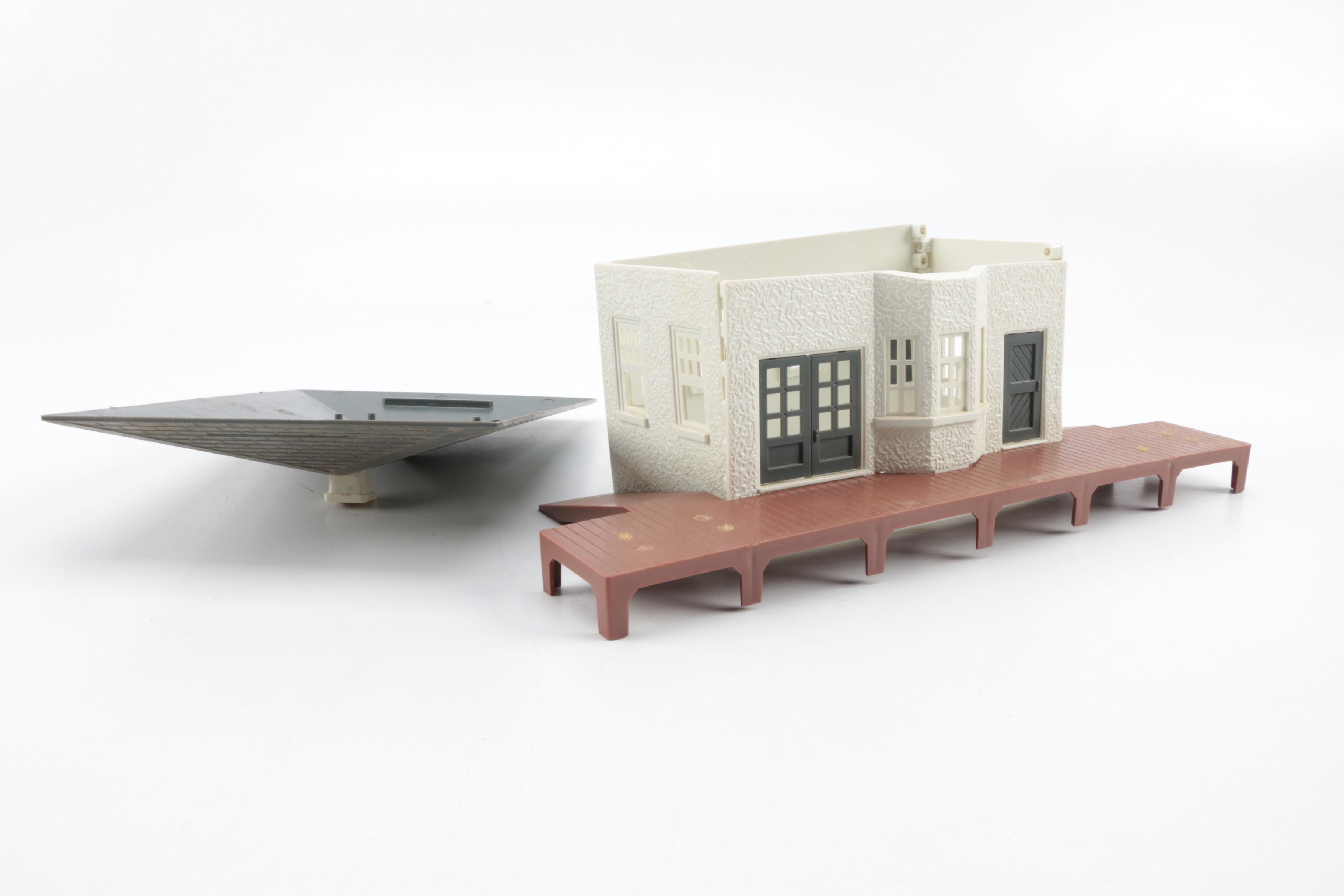 Lionel Plastic Buildings