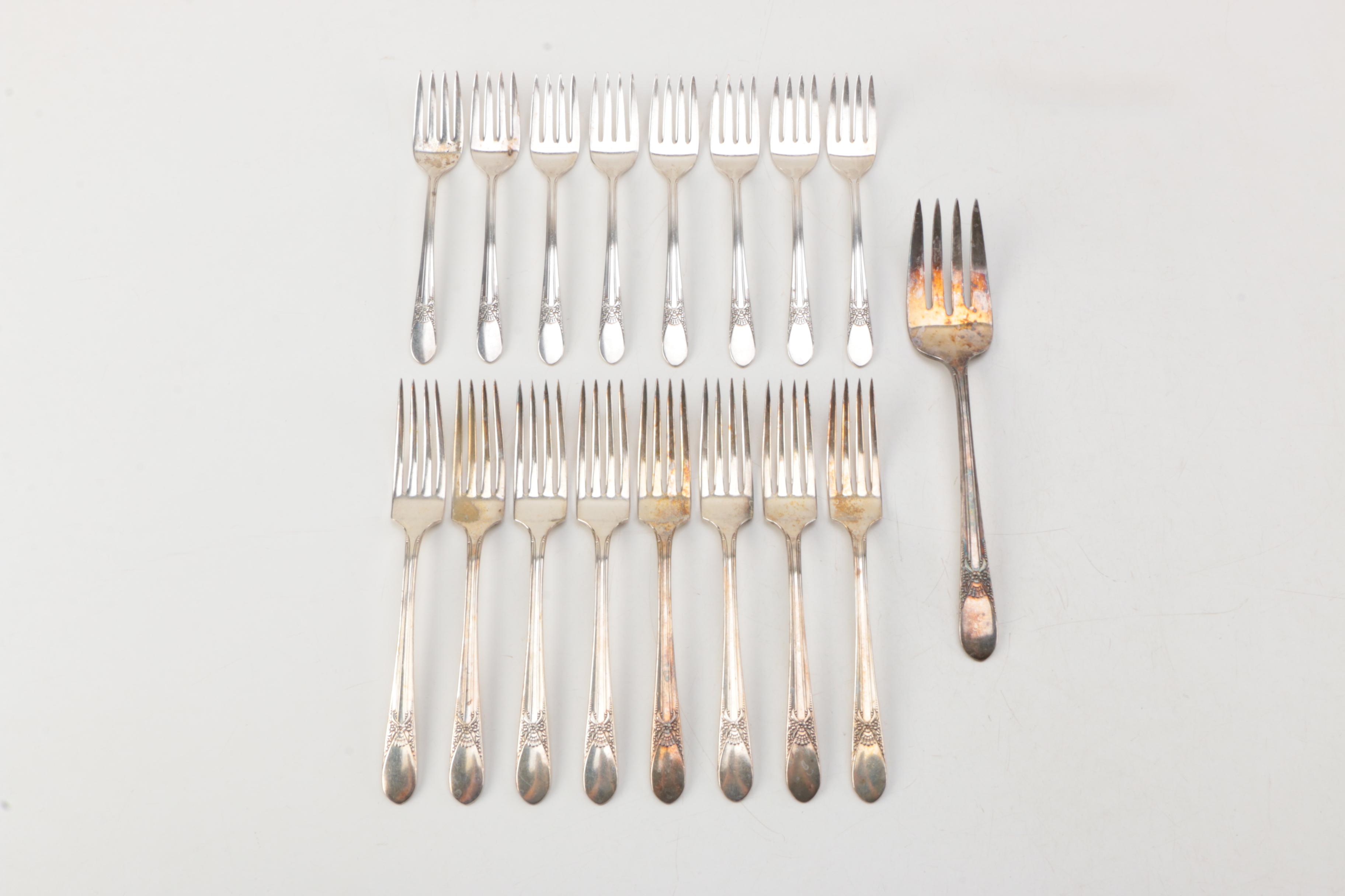 Wm Rogers "Beloved" Silver-Plated Flatware Set