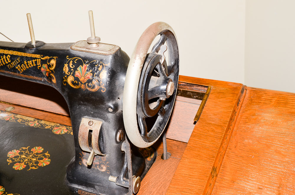 Antique White USA Rotary Sewing Machine