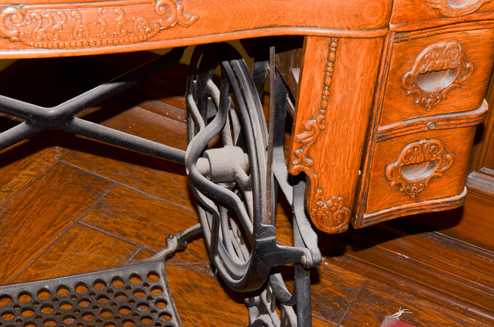 Antique White USA Rotary Sewing Machine