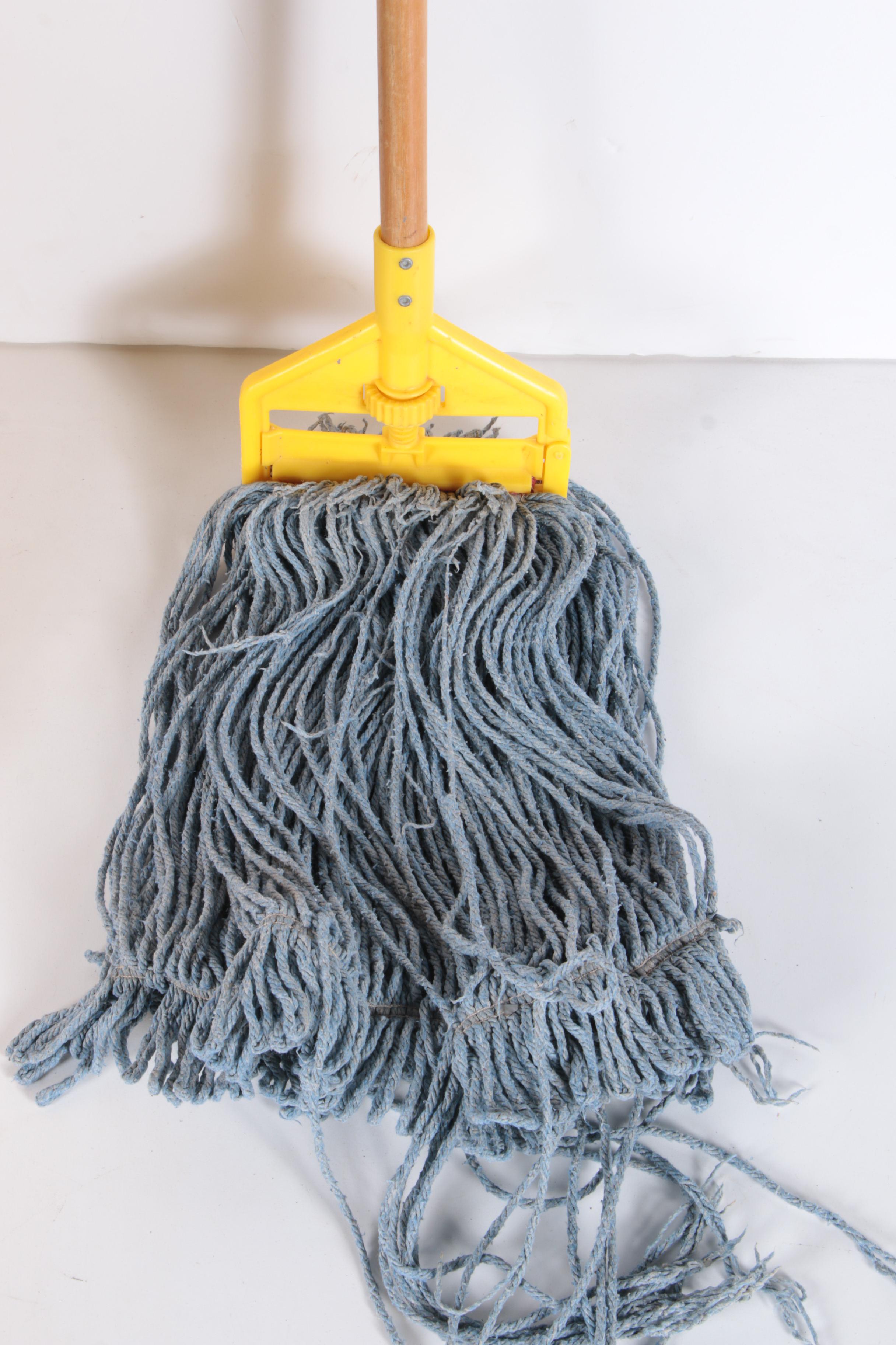 Rubbermaid Commercial Products Mop and Bucket