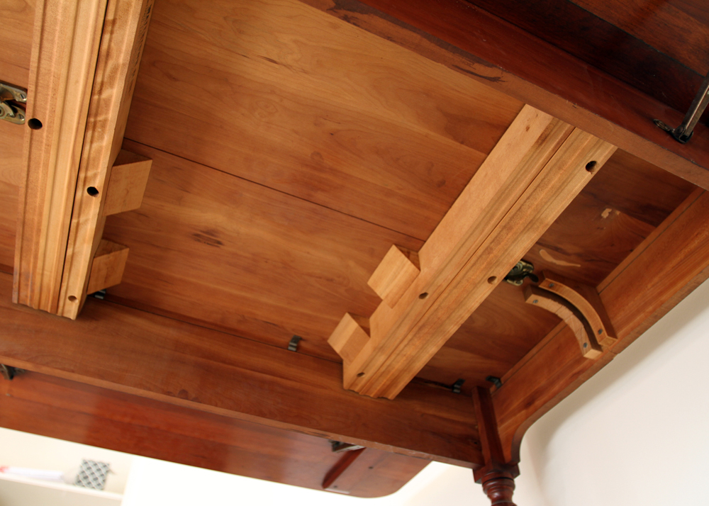 Vintage Sheraton Style Cherry Drop-Leaf Dining Table