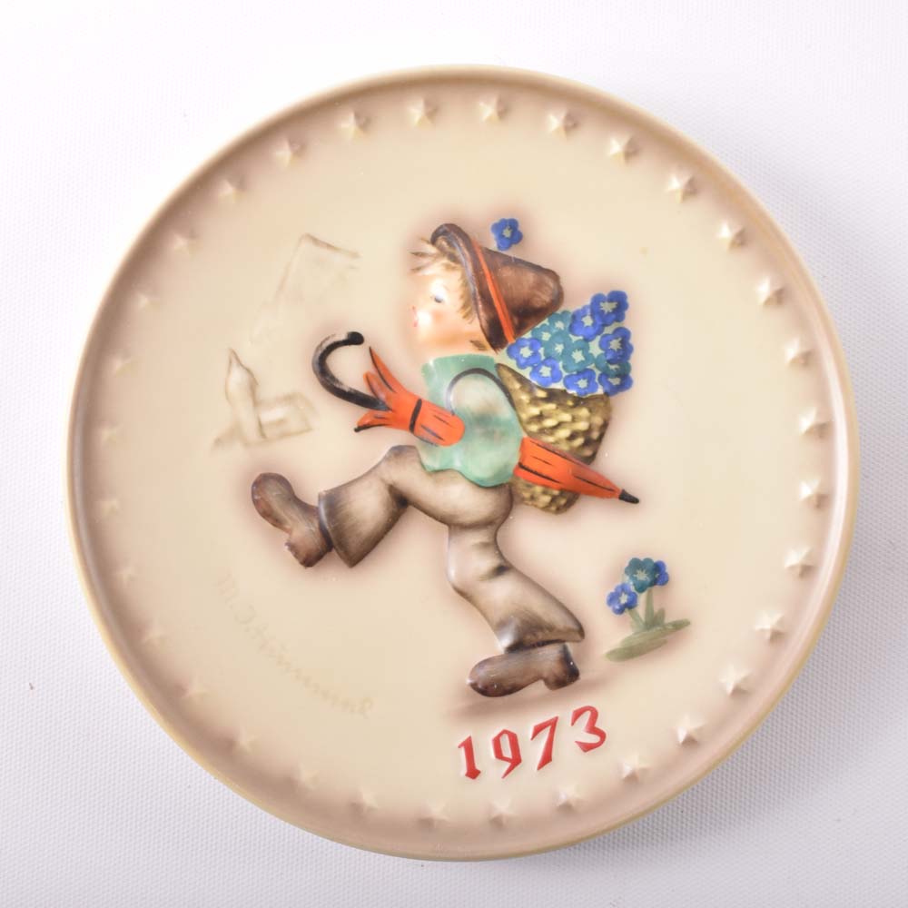 Circa 1970 Goebel Annual M.J. Hummel Porcelain Plates