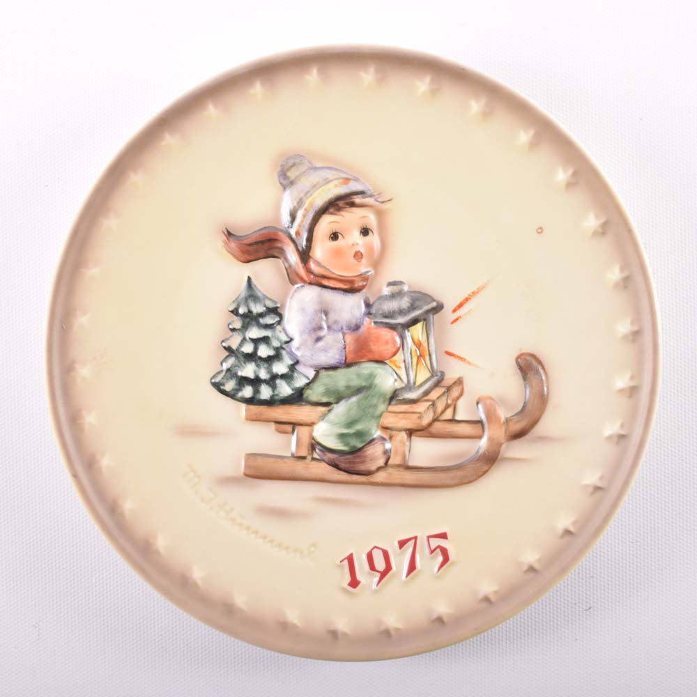 Circa 1970 Goebel Annual M.J. Hummel Porcelain Plates