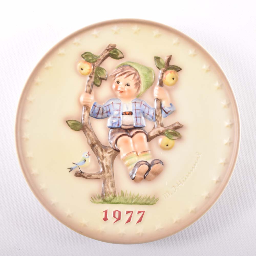 Circa 1970 Goebel Annual M.J. Hummel Porcelain Plates
