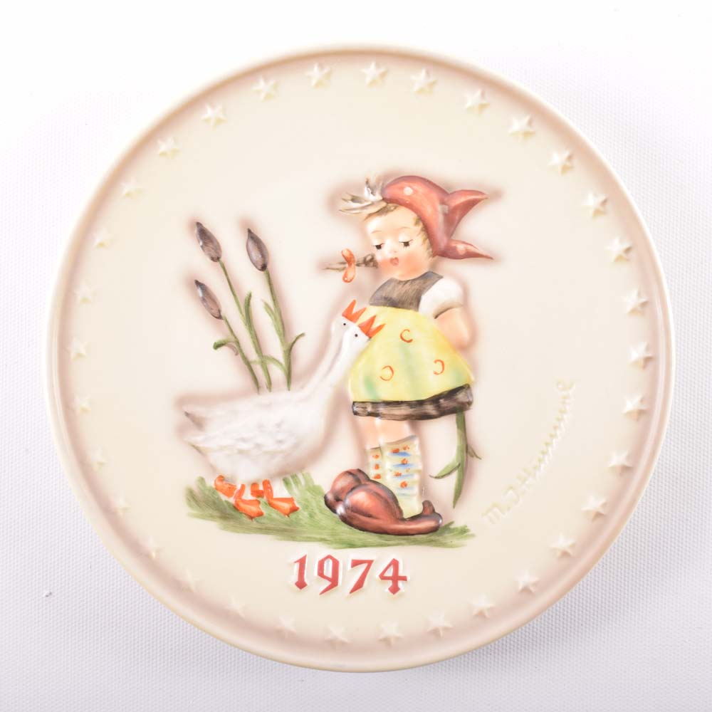 Circa 1970 Goebel Annual M.J. Hummel Porcelain Plates