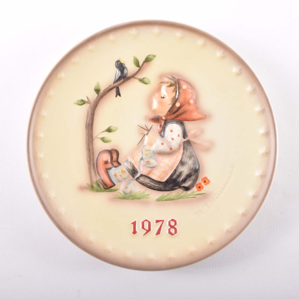 Circa 1970 Goebel Annual M.J. Hummel Porcelain Plates