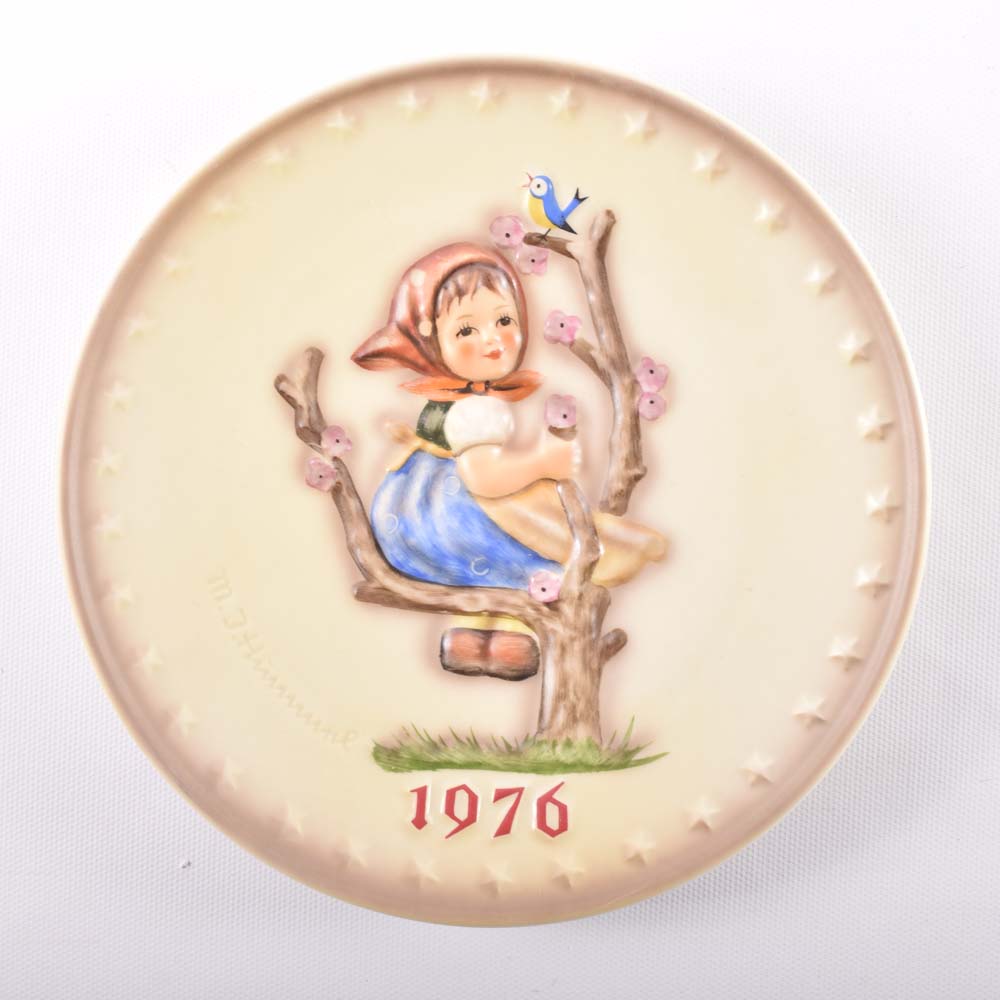 Circa 1970 Goebel Annual M.J. Hummel Porcelain Plates