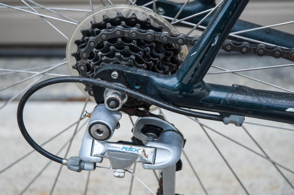 Cannondale R500 2.8 Aluminum Road Bike + Yamika Car Rack