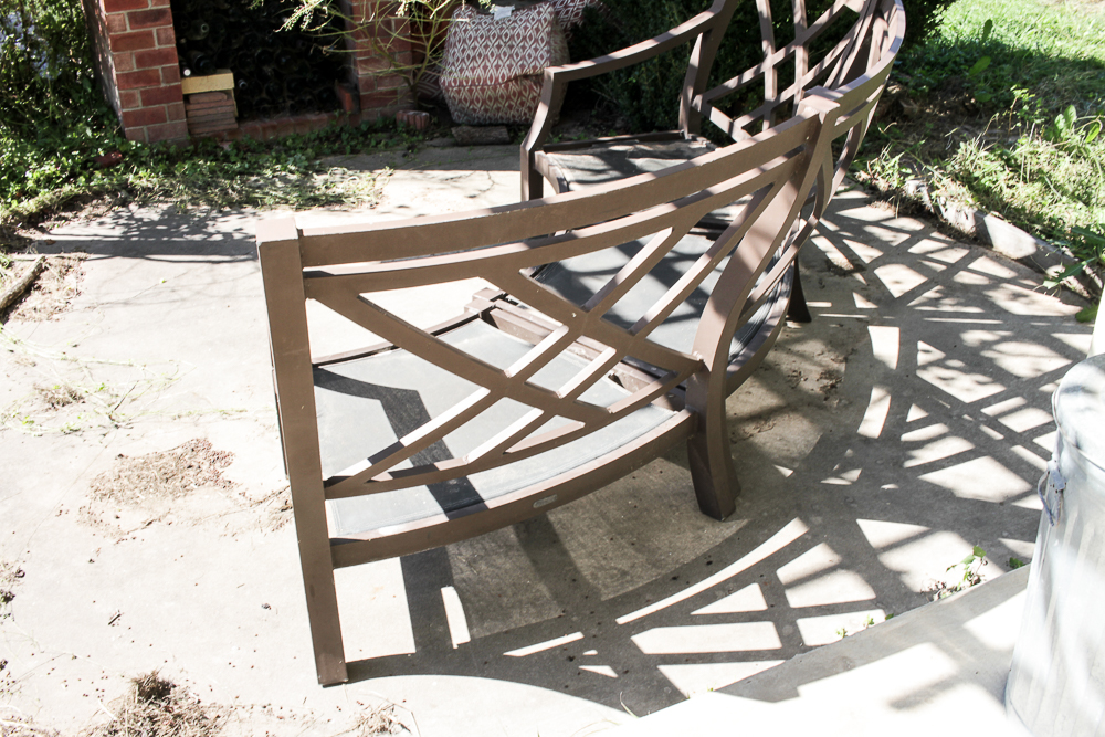 Outdoor Demilune Conversation Seat
