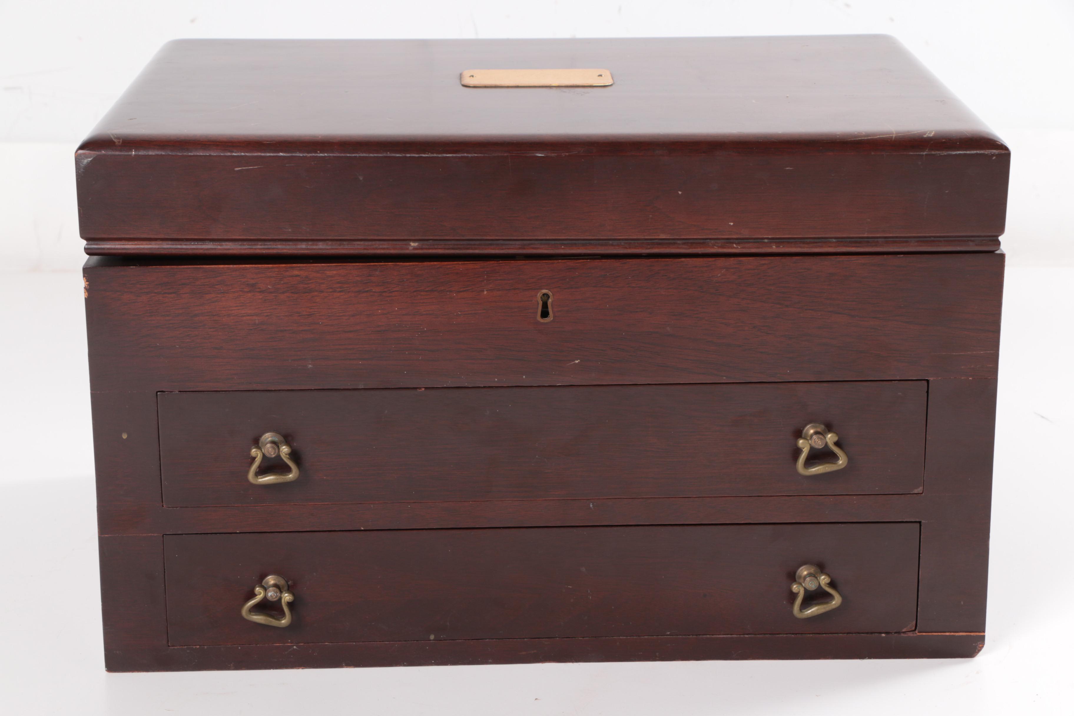 Lunt "Cortland" Sterling Silver Flatware Set