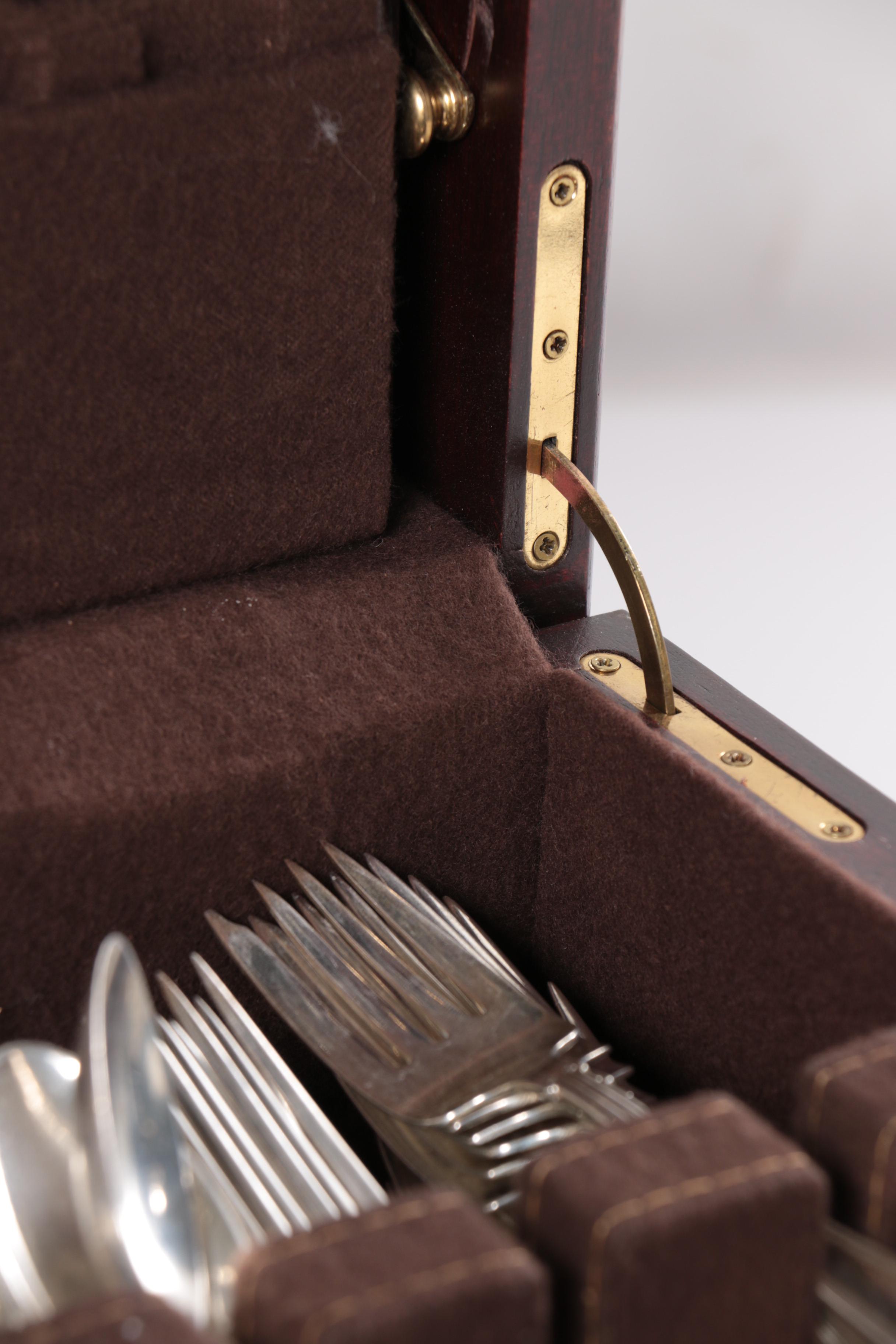 Lunt "Cortland" Sterling Silver Flatware Set