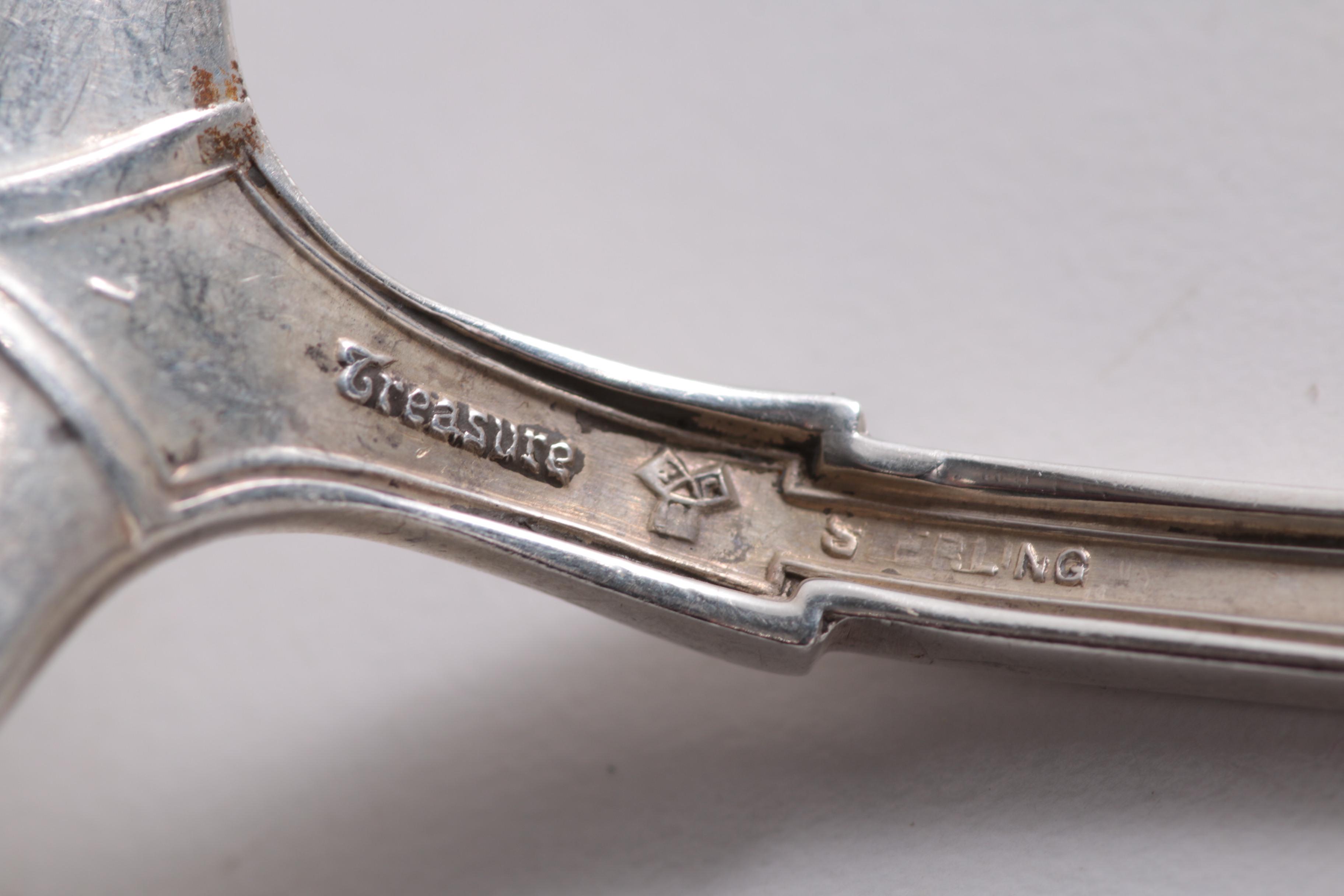 Lunt "Cortland" Sterling Silver Flatware Set