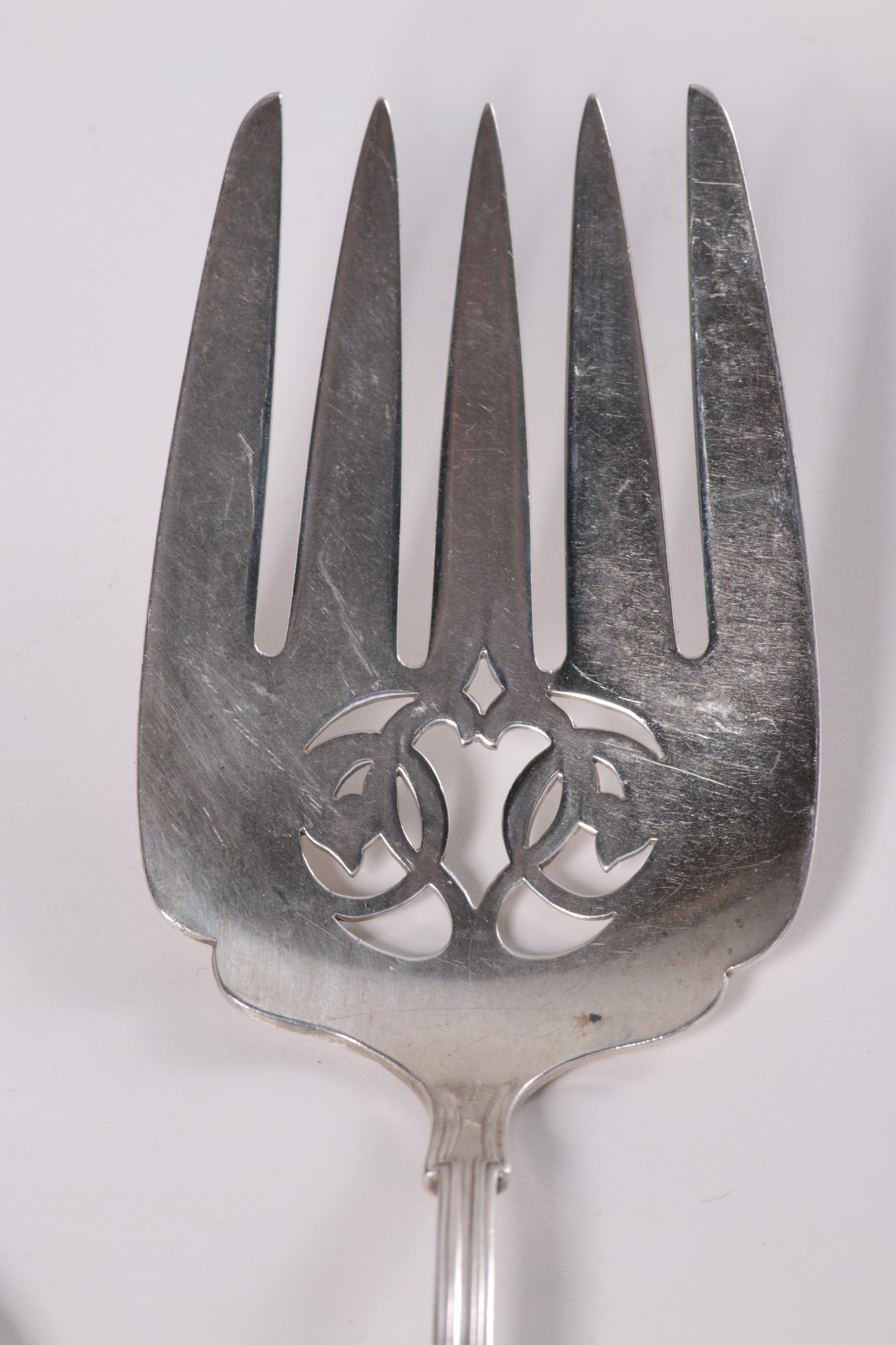 Lunt "Cortland" Sterling Silver Flatware Set