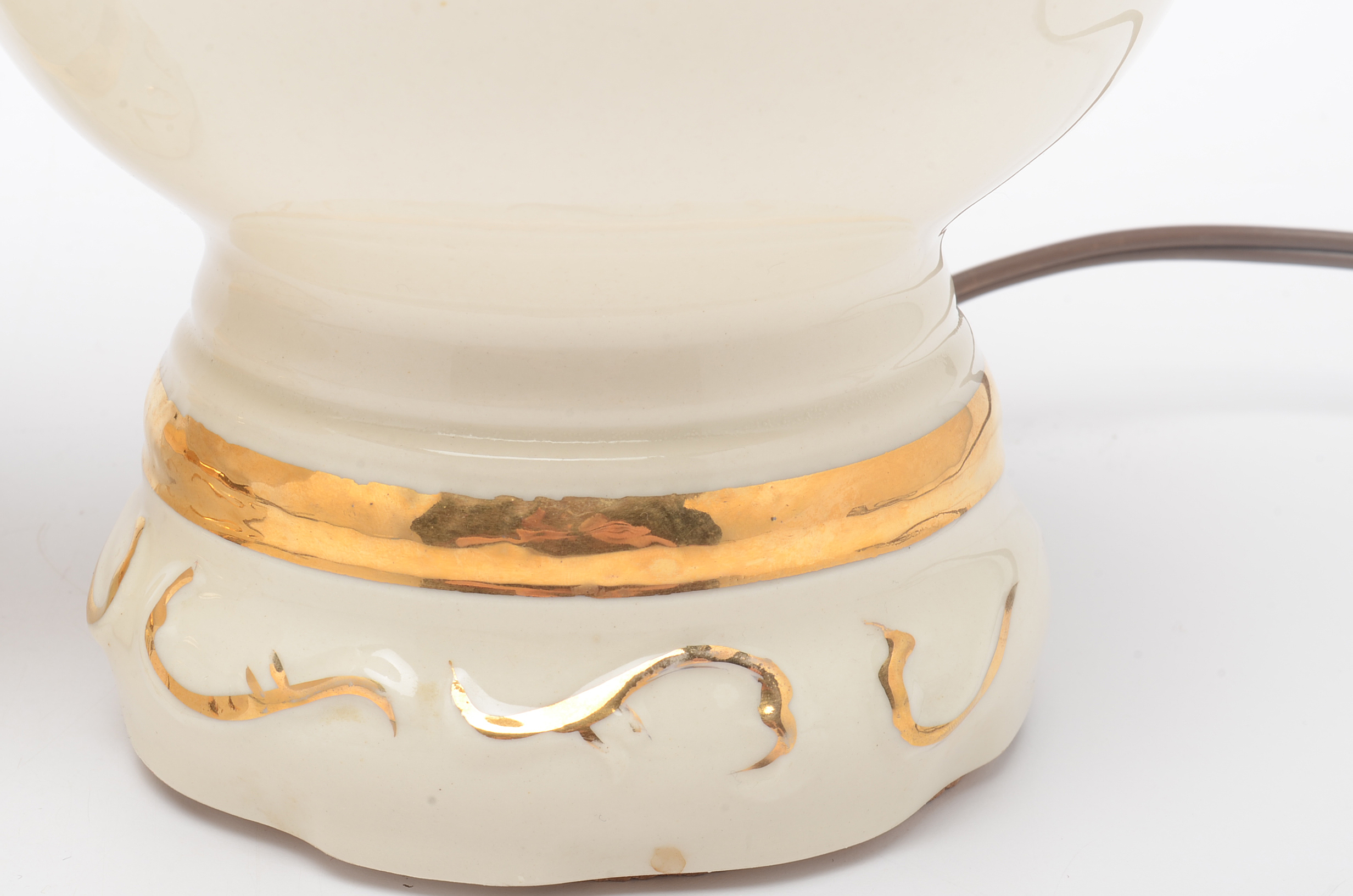 Pair of Vintage Lampcrafts American China Poinsettia Lamps