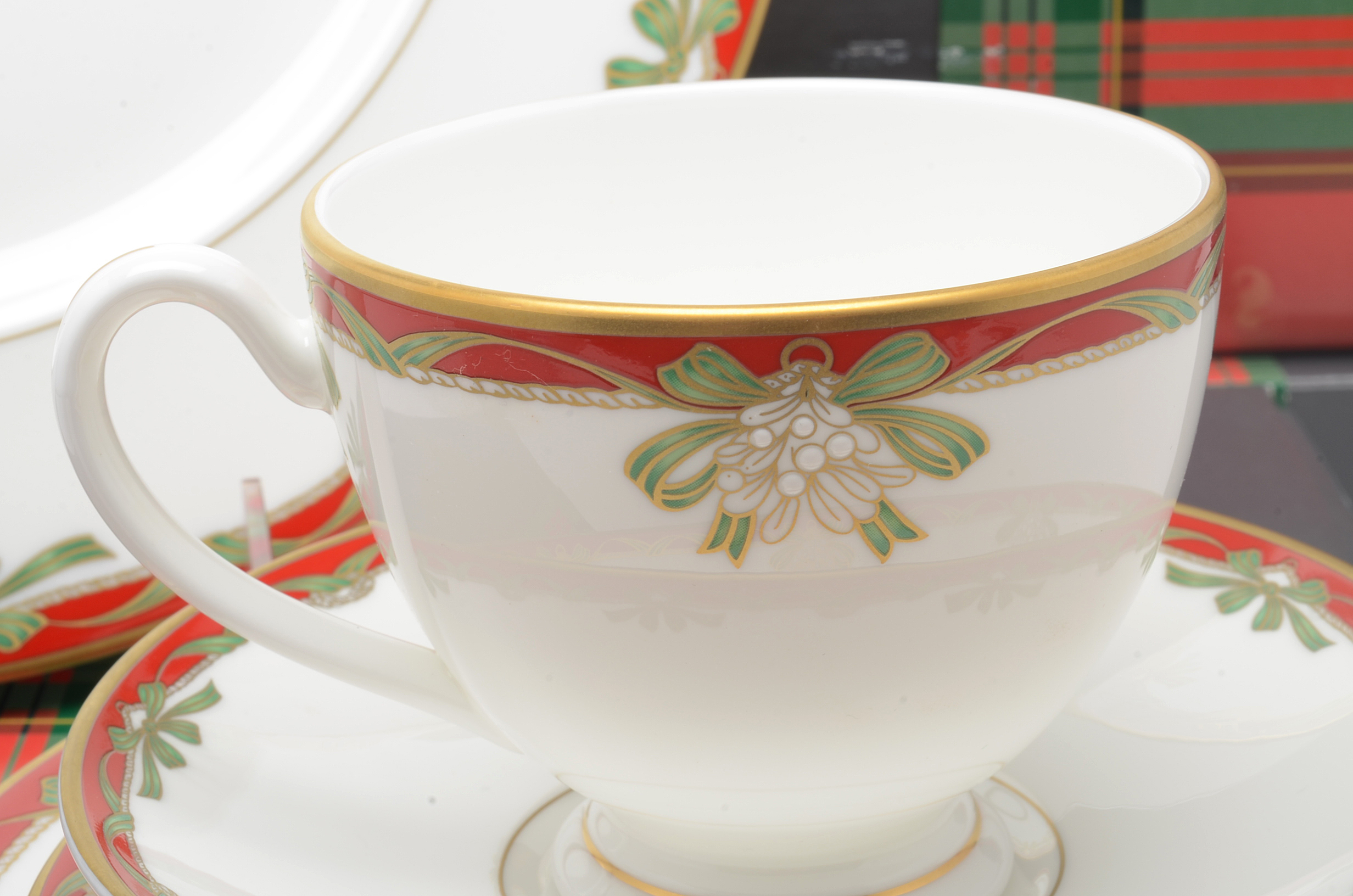 Waterford "Holiday Ribbons" China Place Setting for Six