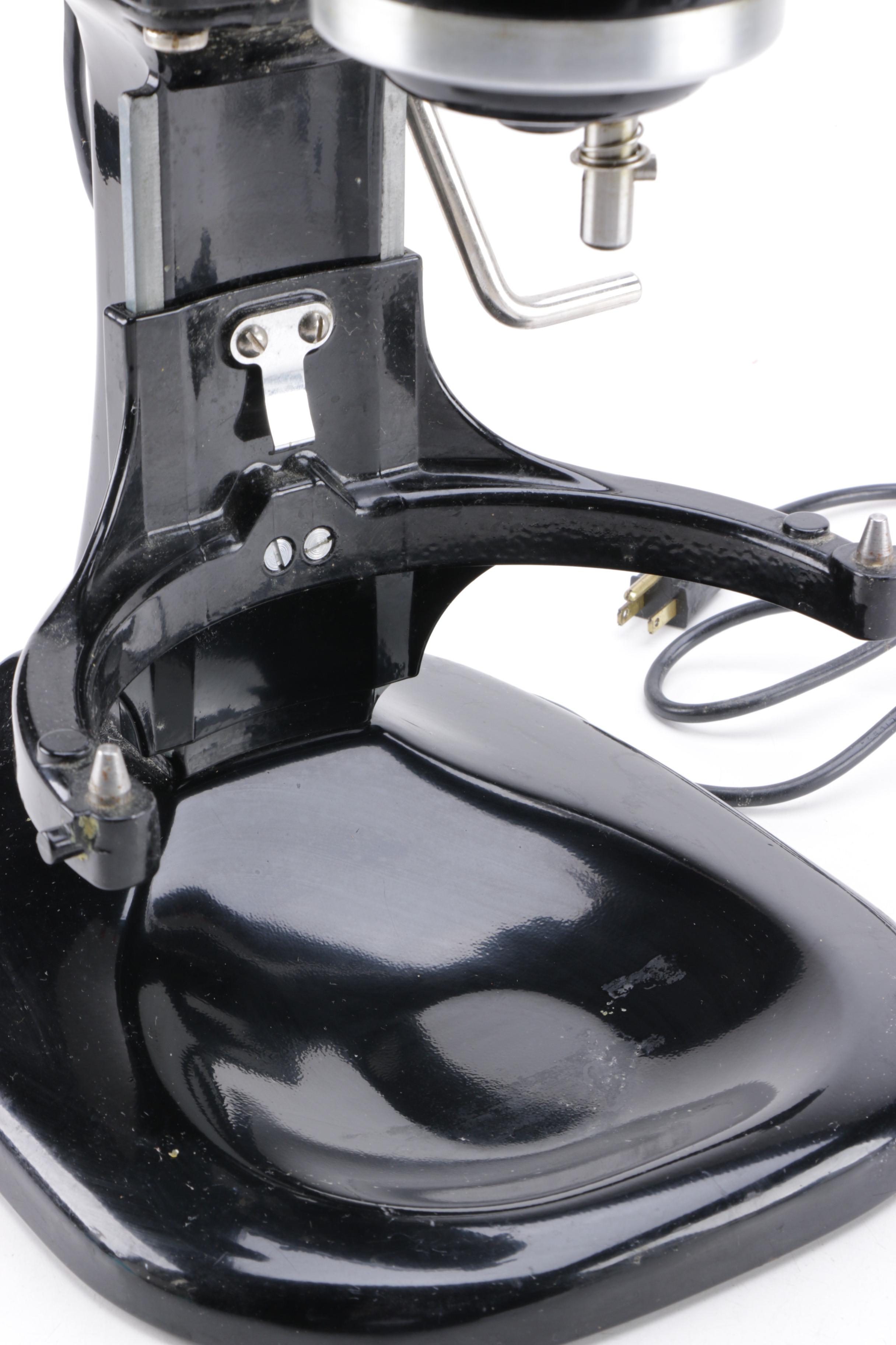 Black KitchenAid Heavy Duty Five Quart Mixer Model K5SS