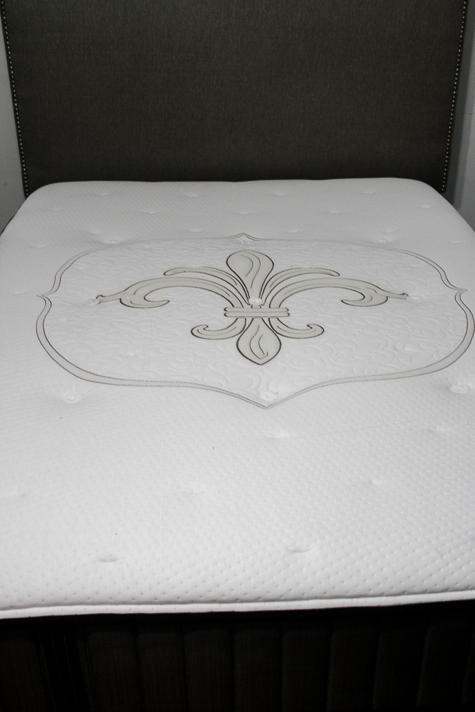Stearns & Foster Lux Estate "Emily-Rose" Queen Size Mattress and Bed Foundation