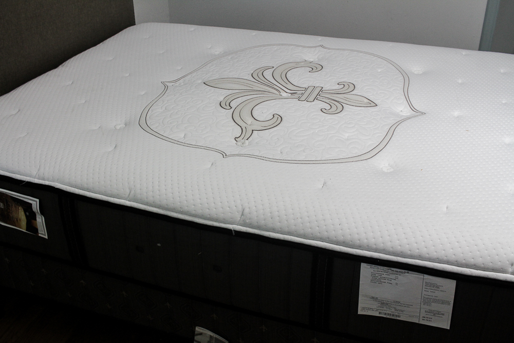 Stearns & Foster Lux Estate "Emily-Rose" Queen Size Mattress and Bed Foundation