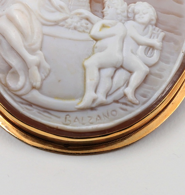 Carved Shell Cameo Converter Brooch in 18K Yellow Gold Mount