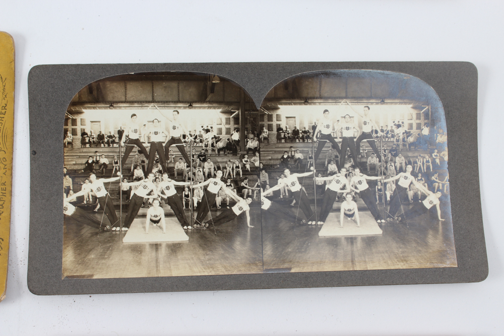 Antique Viewfinder With 180 Cards