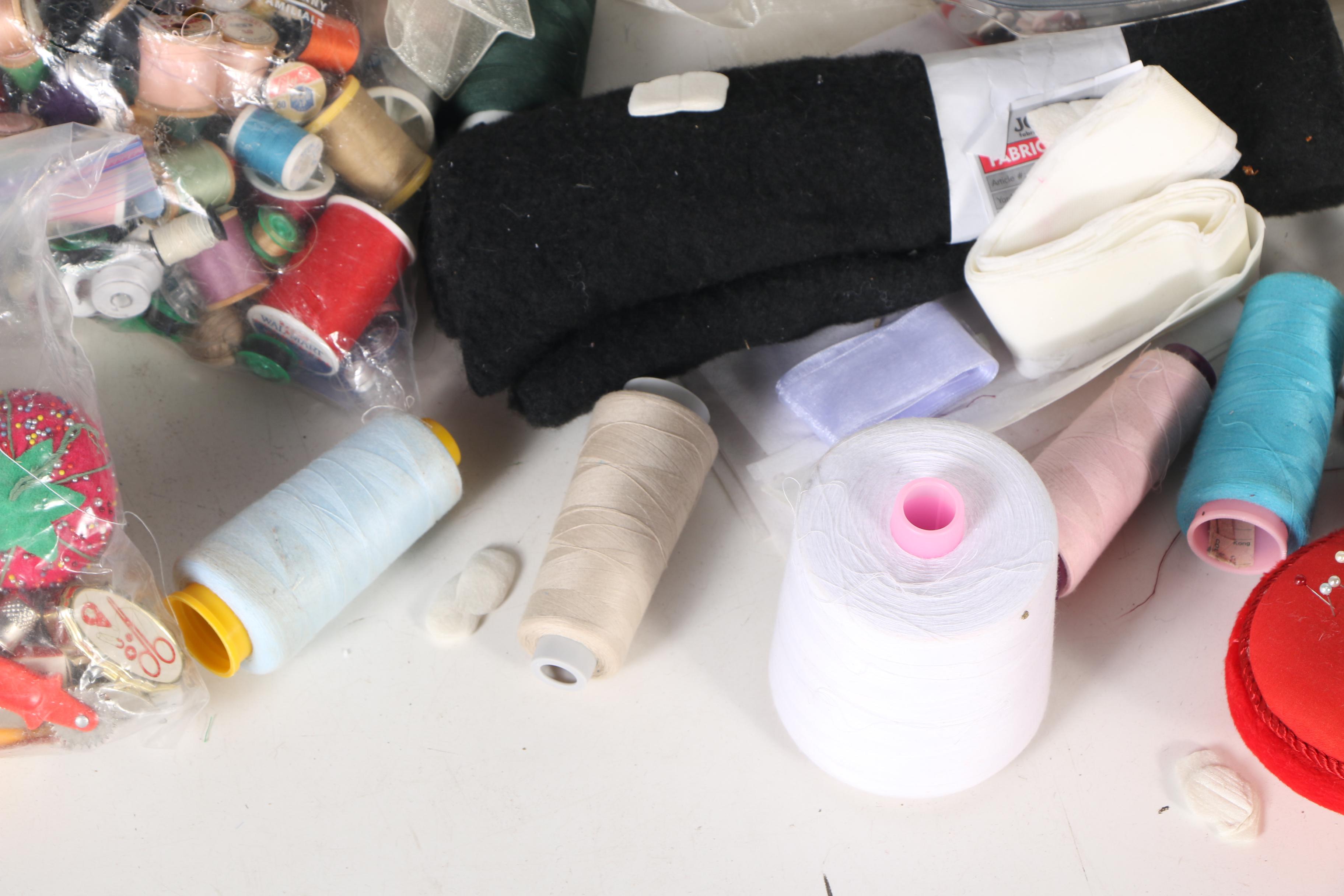 Husqvarna Viking SE Sewing Machine, Embroidery Arm and Supplies