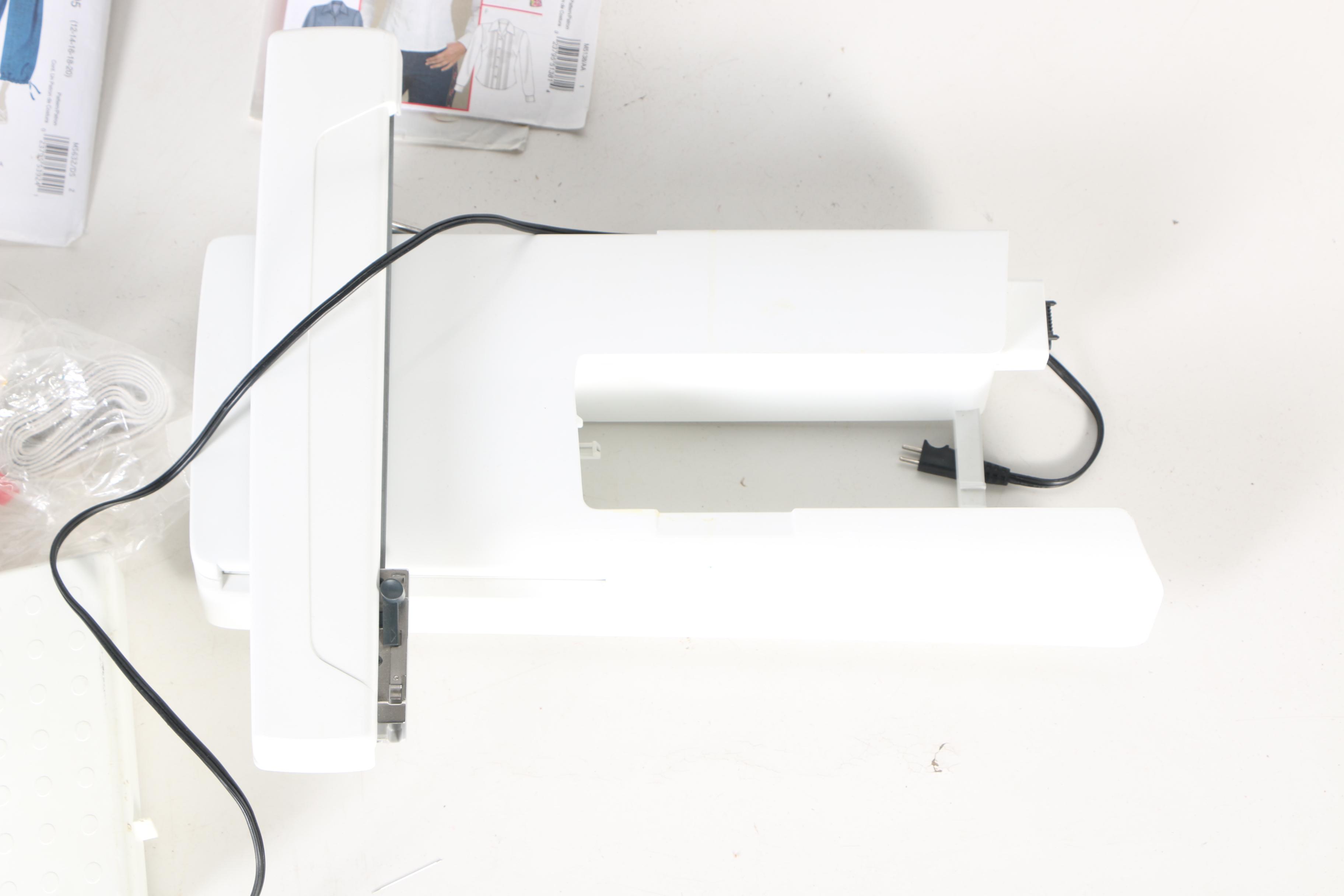 Husqvarna Viking SE Sewing Machine, Embroidery Arm and Supplies