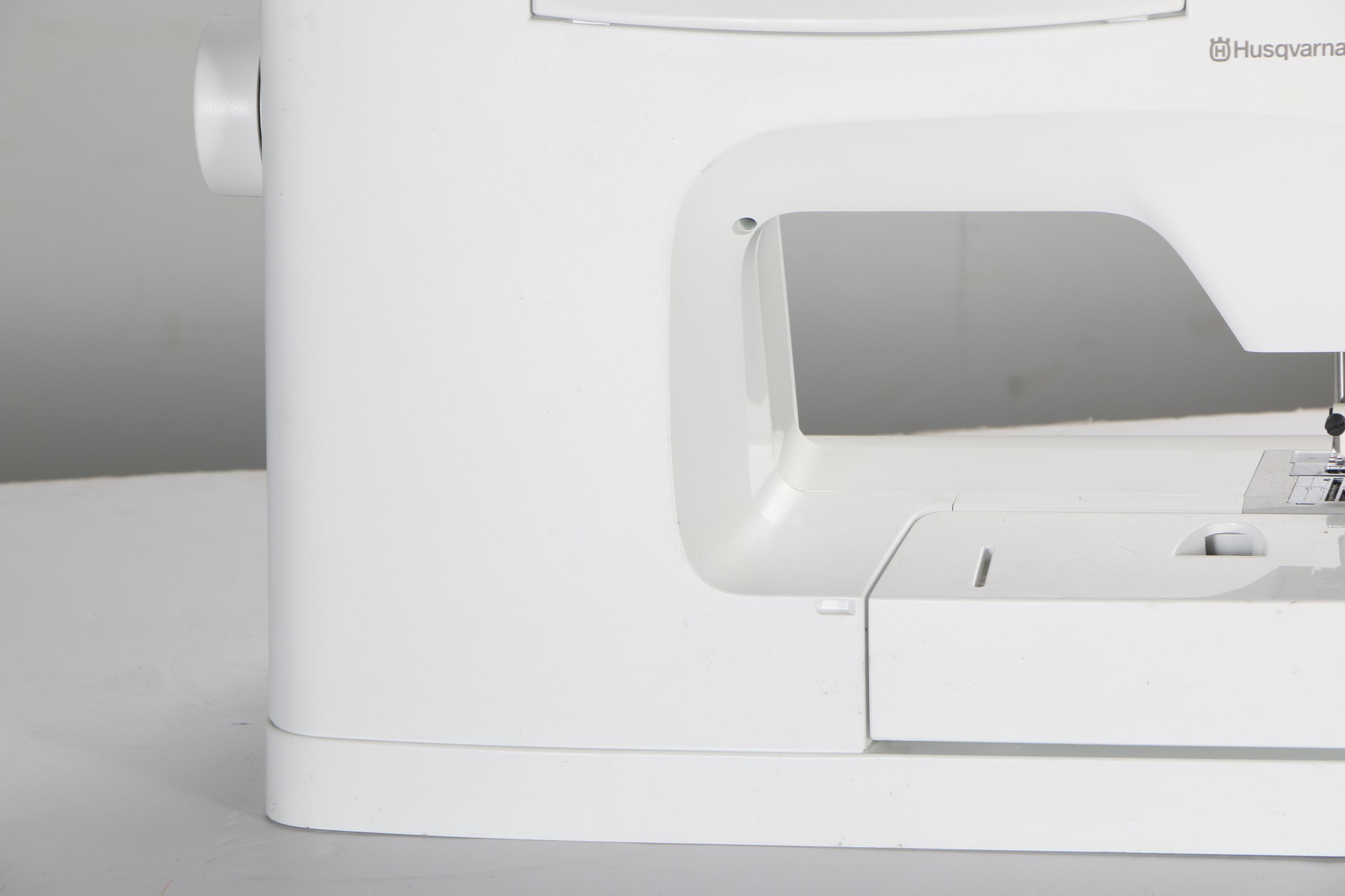 Husqvarna Viking SE Sewing Machine, Embroidery Arm and Supplies