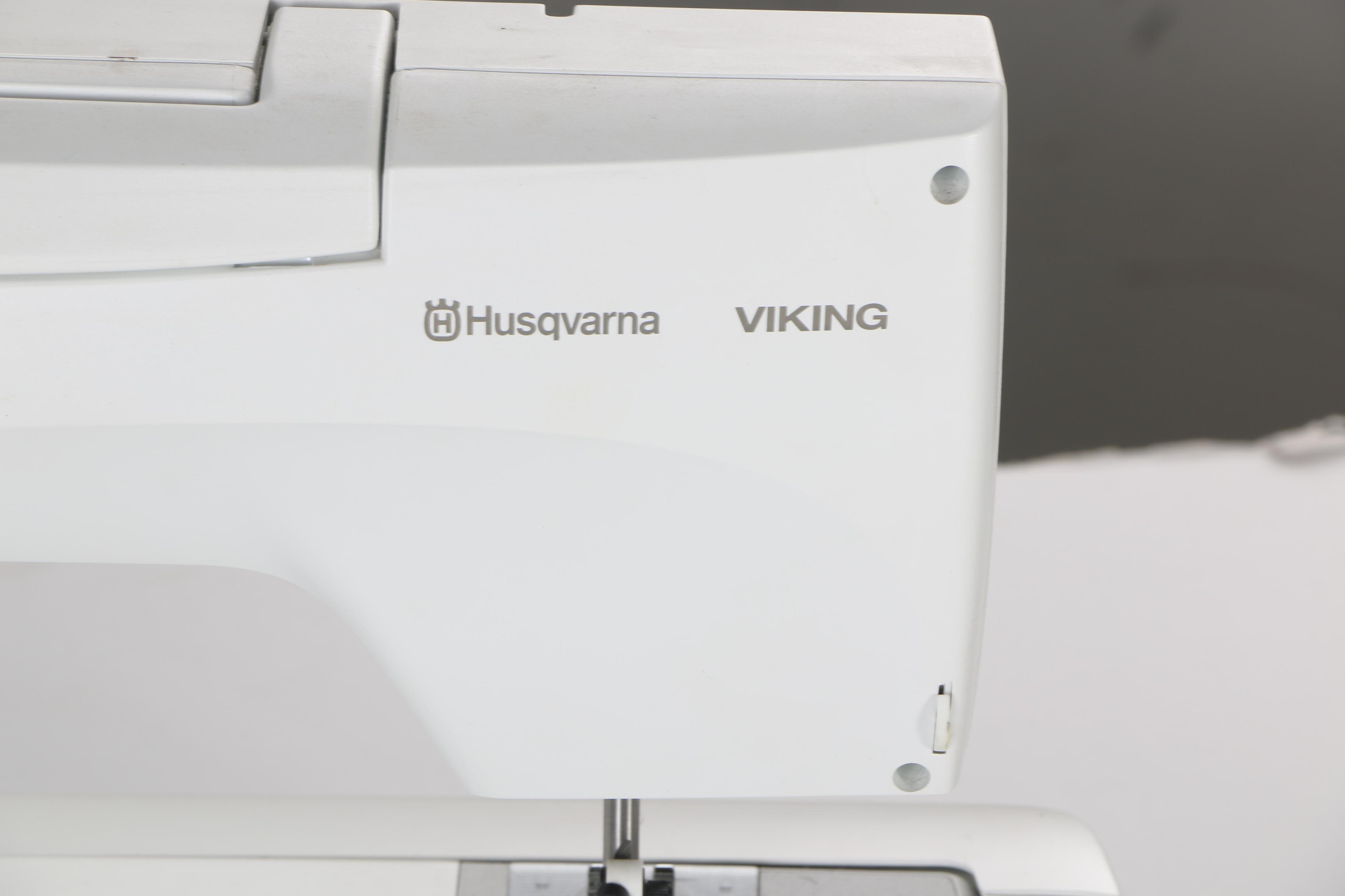 Husqvarna Viking SE Sewing Machine, Embroidery Arm and Supplies