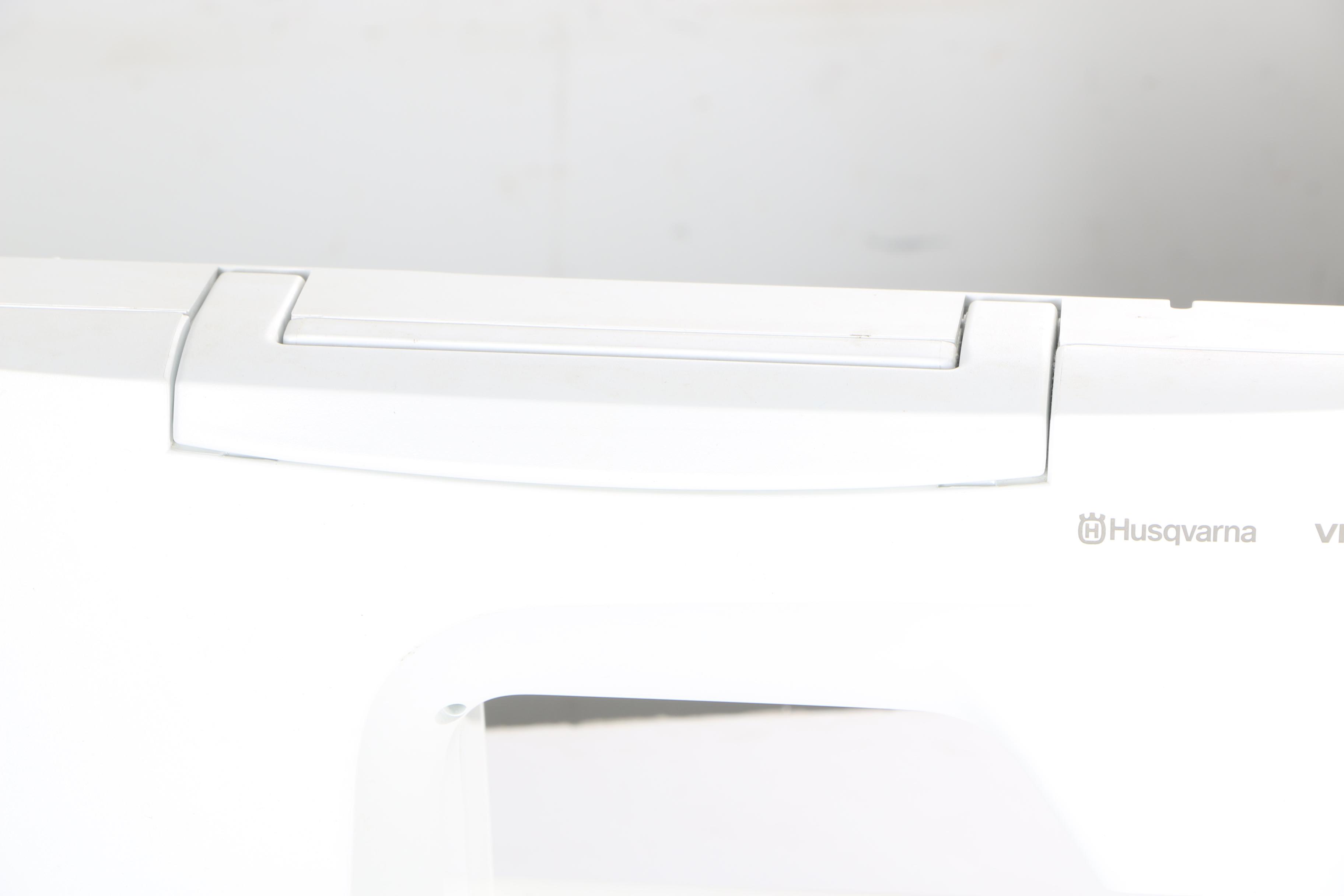 Husqvarna Viking SE Sewing Machine, Embroidery Arm and Supplies