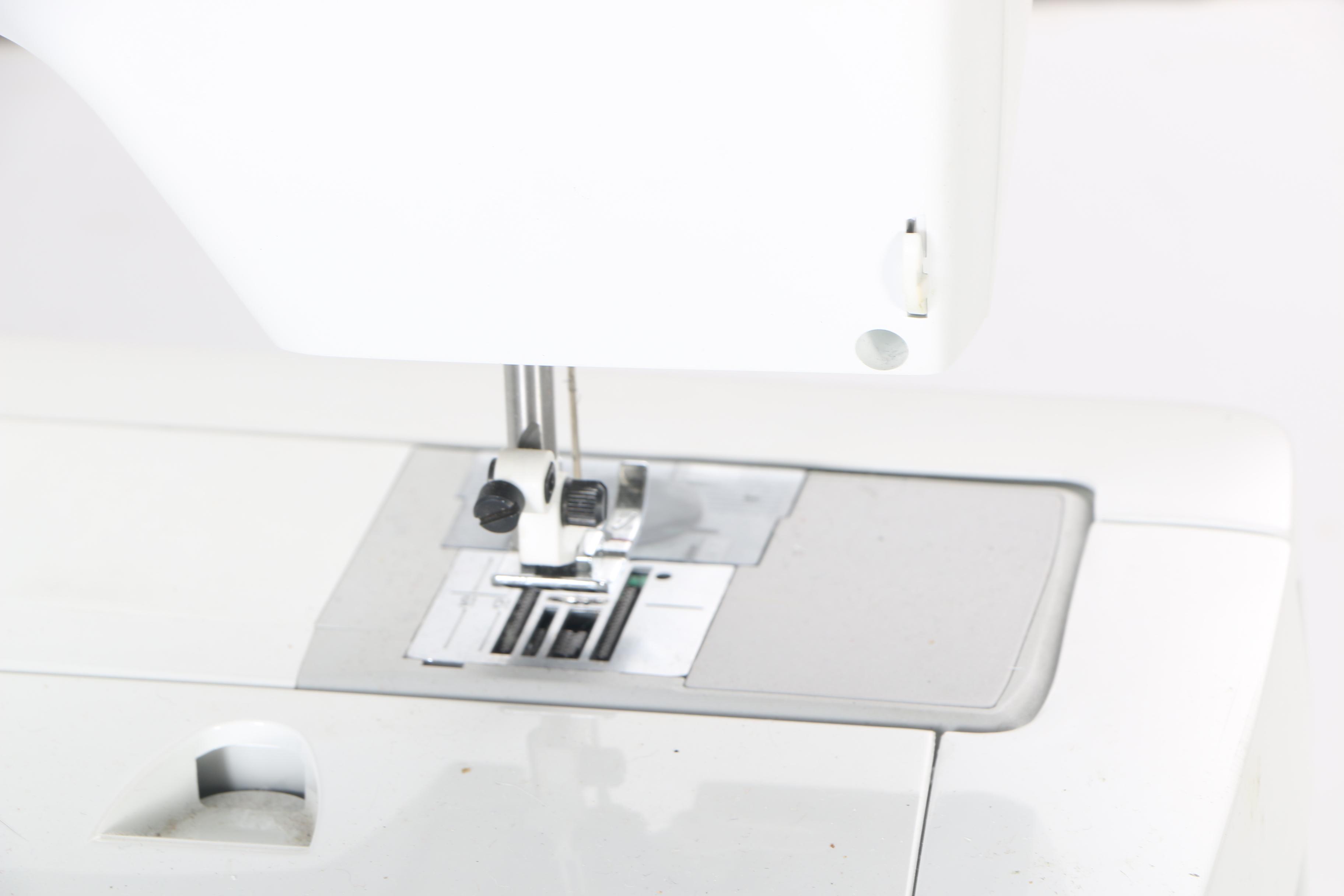 Husqvarna Viking SE Sewing Machine, Embroidery Arm and Supplies