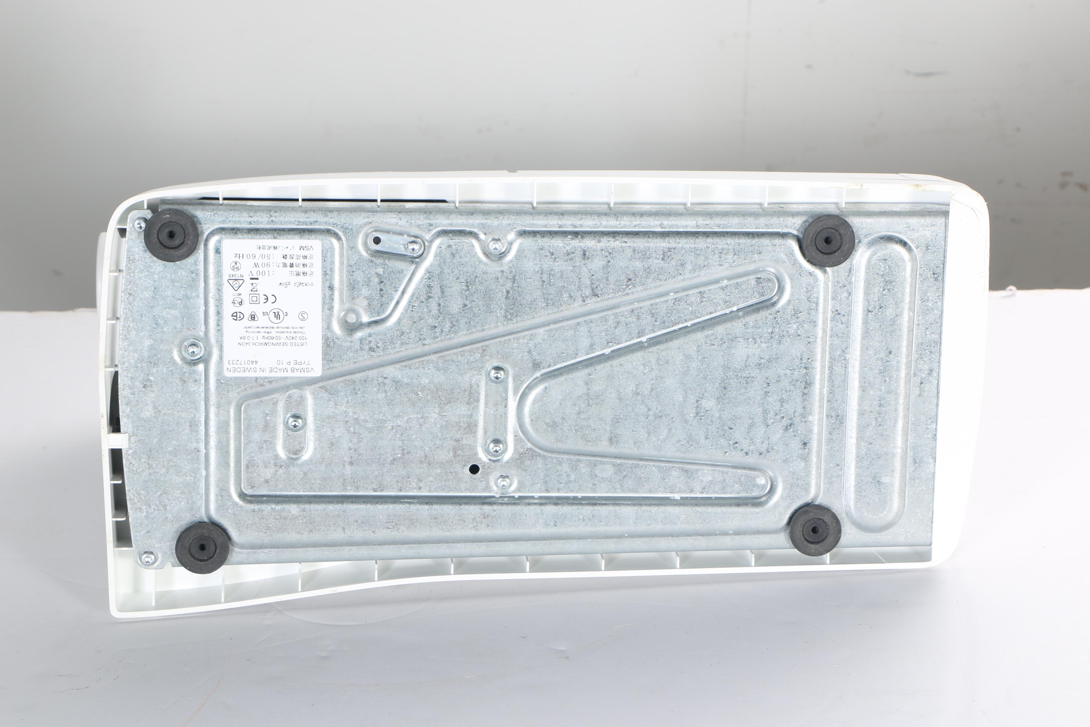 Husqvarna Viking SE Sewing Machine, Embroidery Arm and Supplies