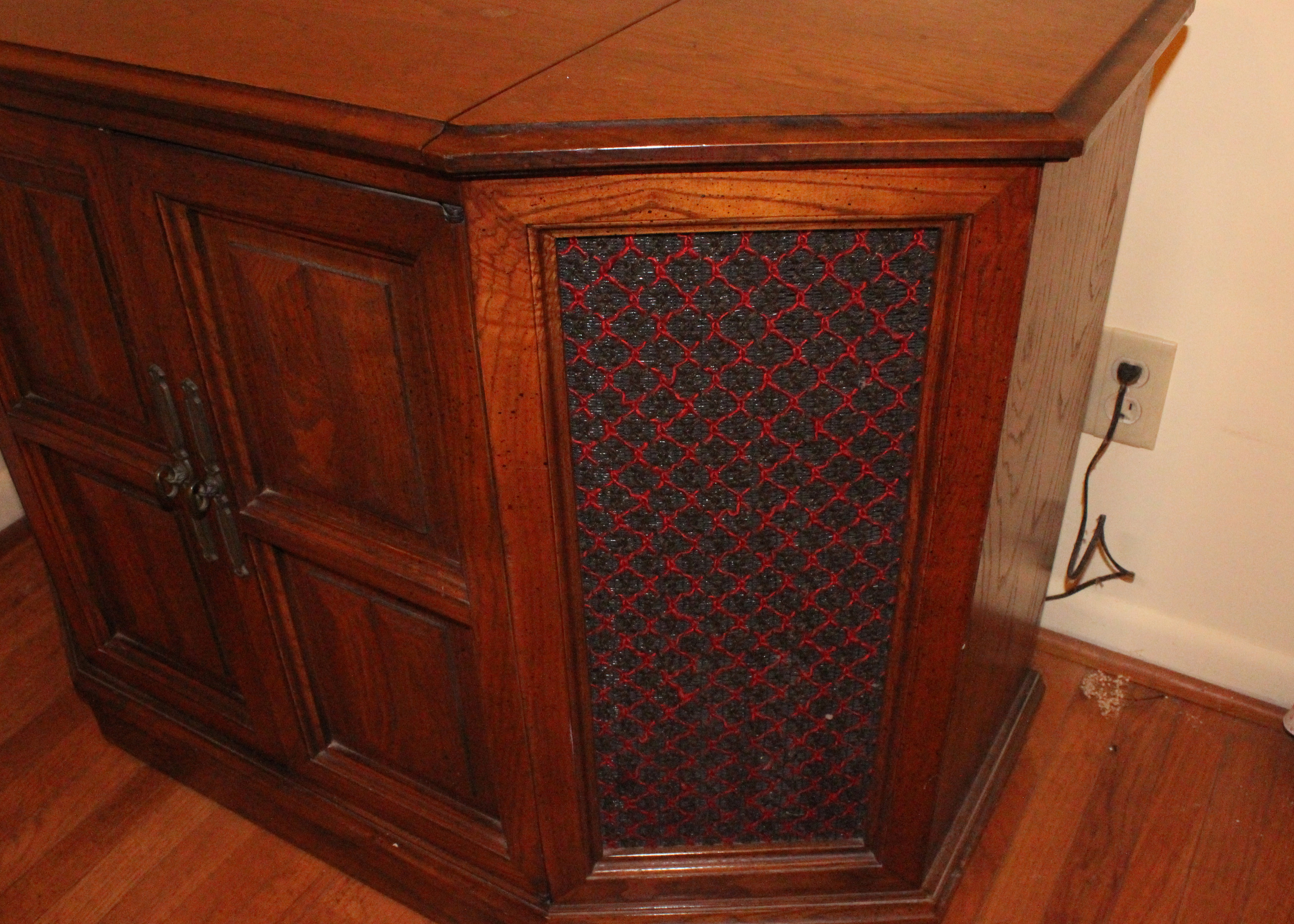 Vintage Ambassador Radio and Turntable Console