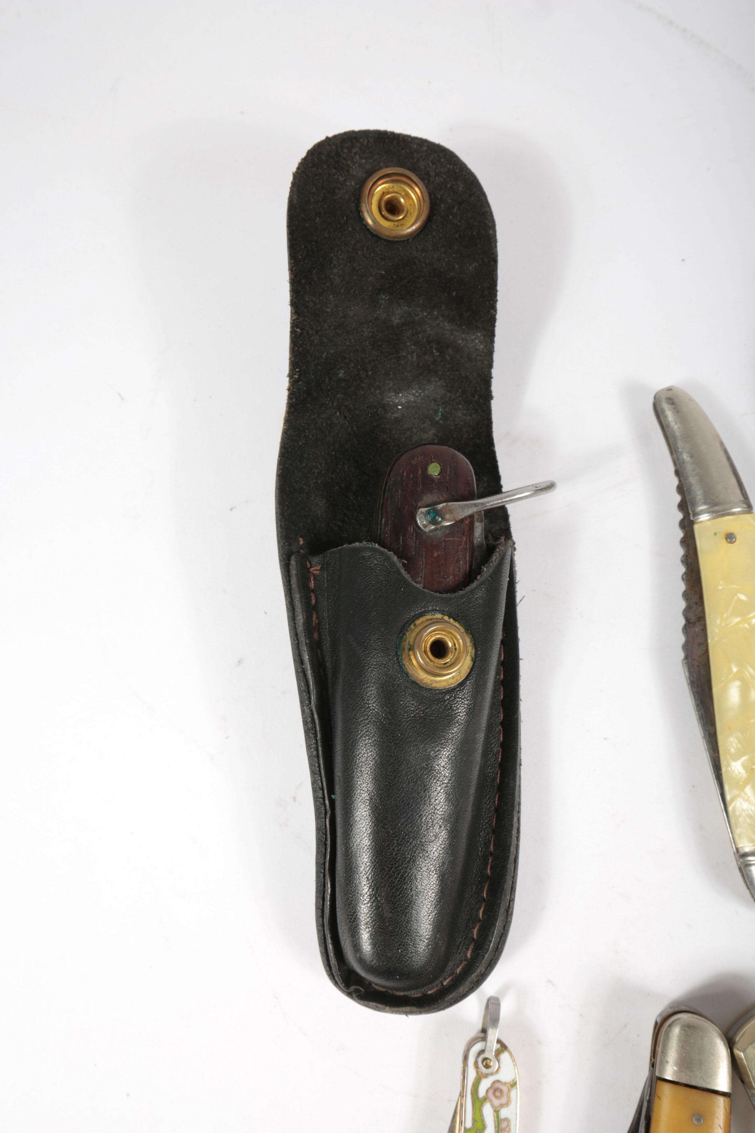 Variety of Vintage and Antique Pocket Knives