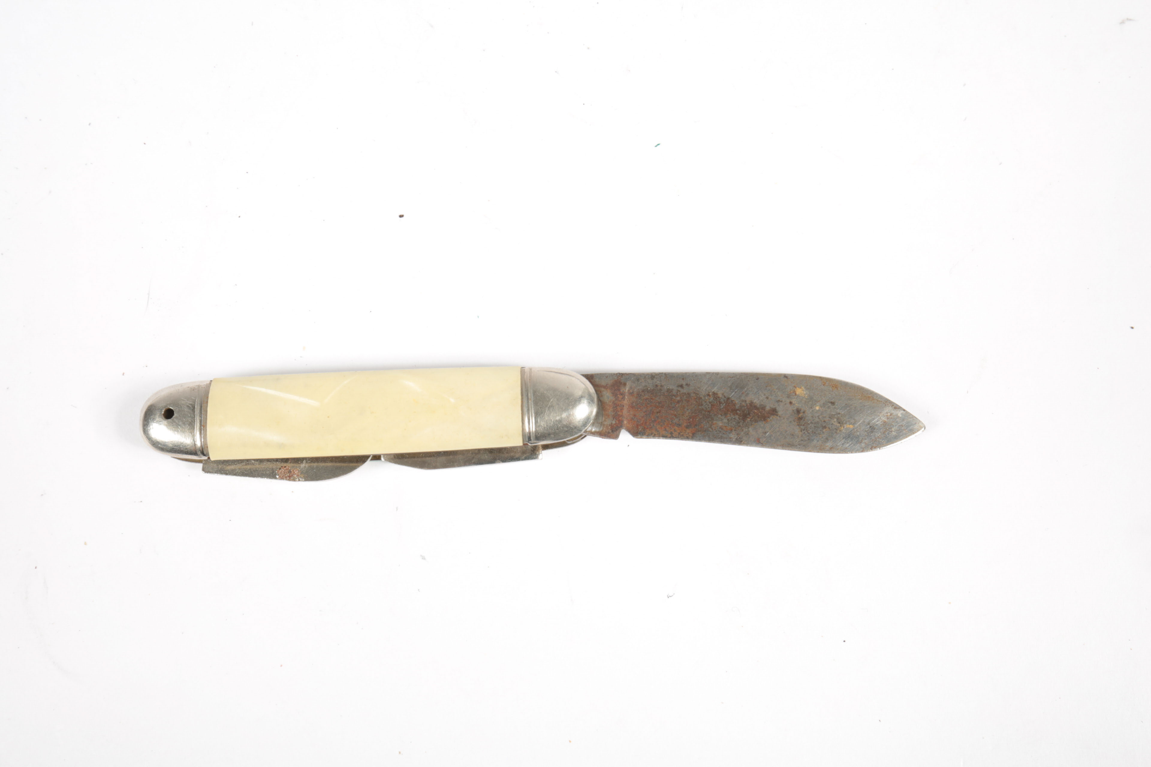Variety of Vintage and Antique Pocket Knives