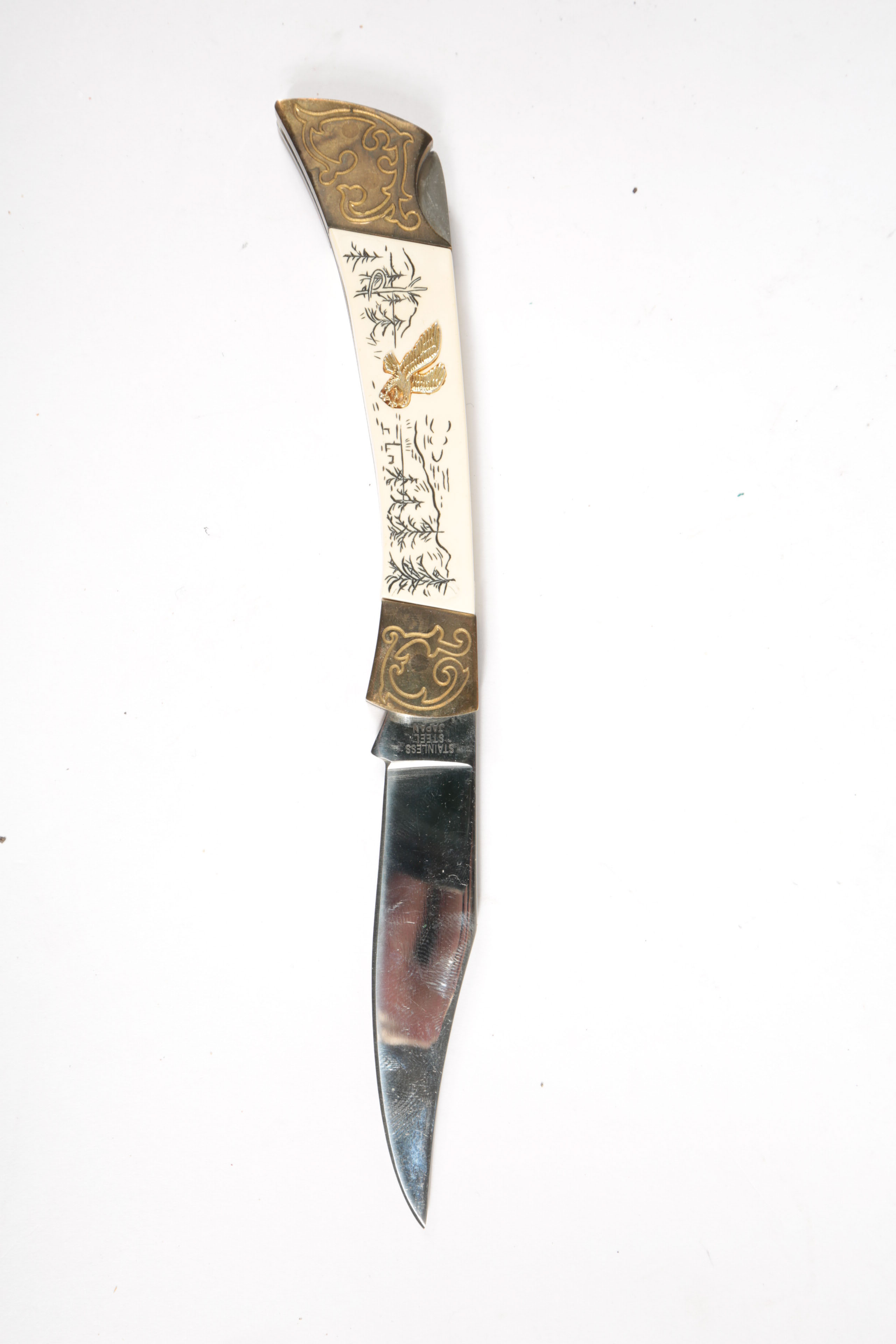 Variety of Vintage and Antique Pocket Knives