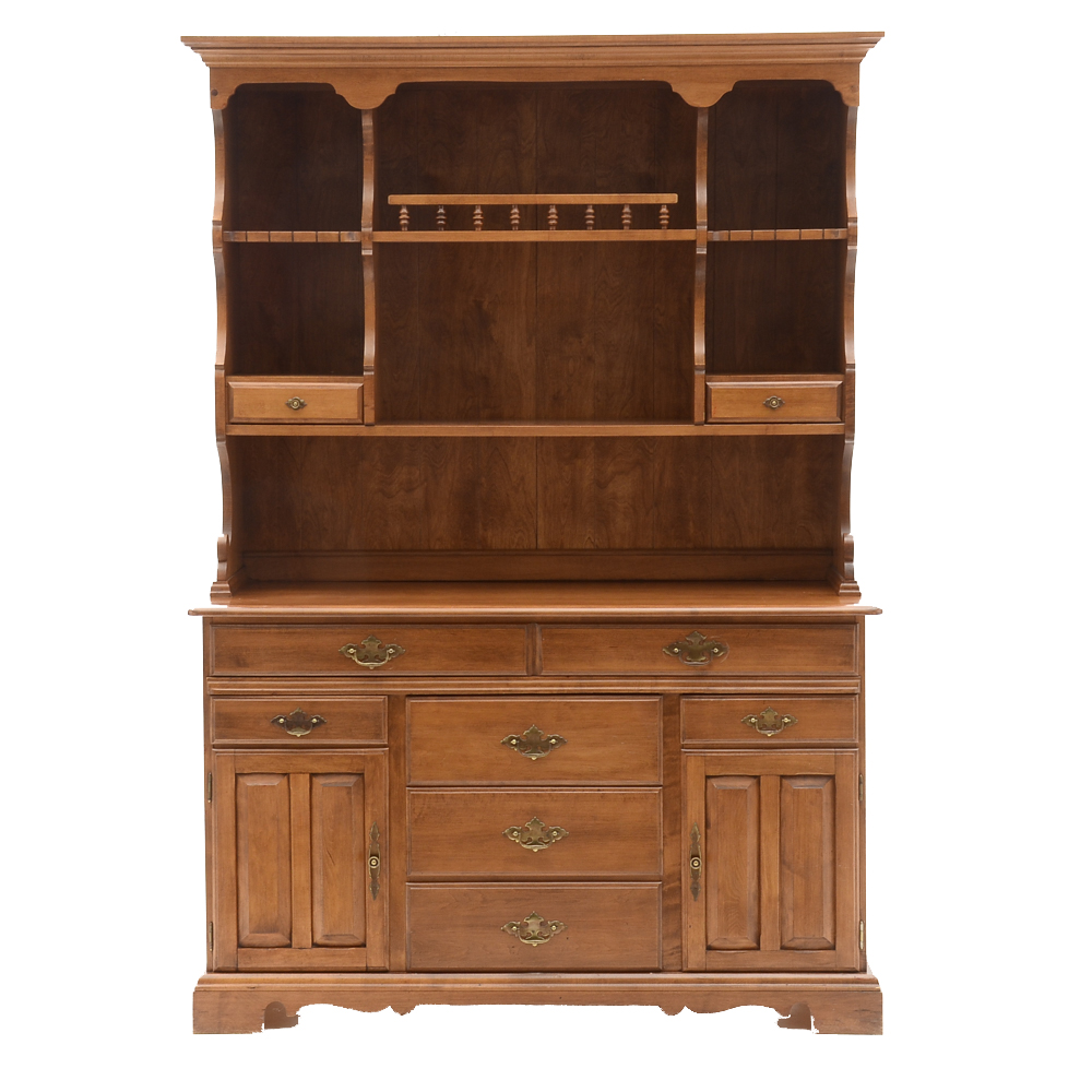 Traditional Style Sideboard with Hutch
