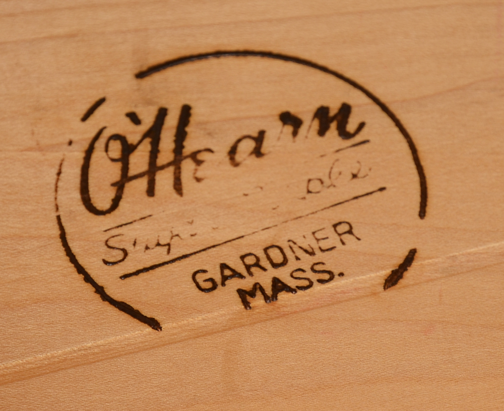 Traditional Style Sideboard with Hutch